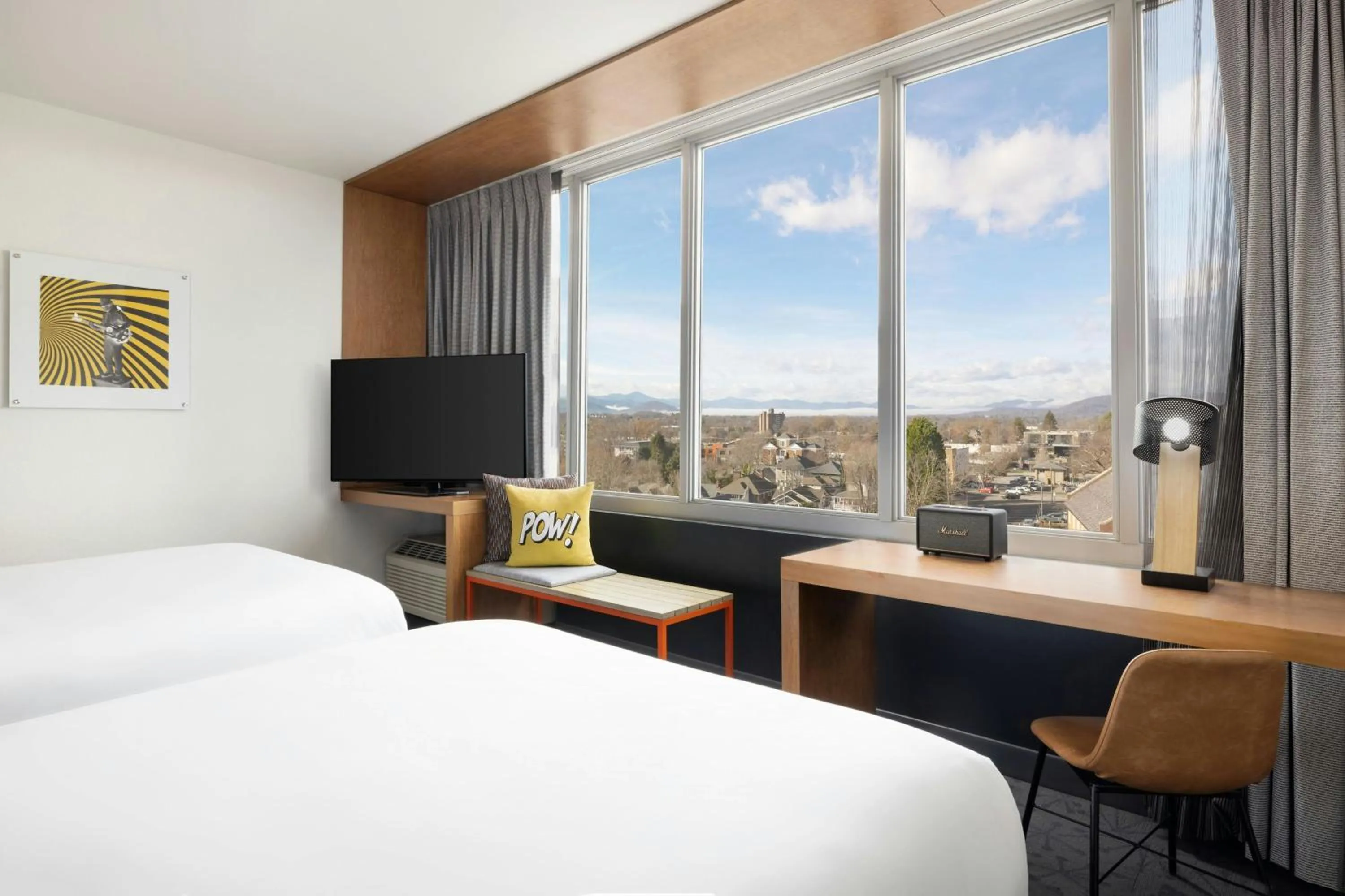 Photo of the whole room, Bed in Aloft Asheville Downtown