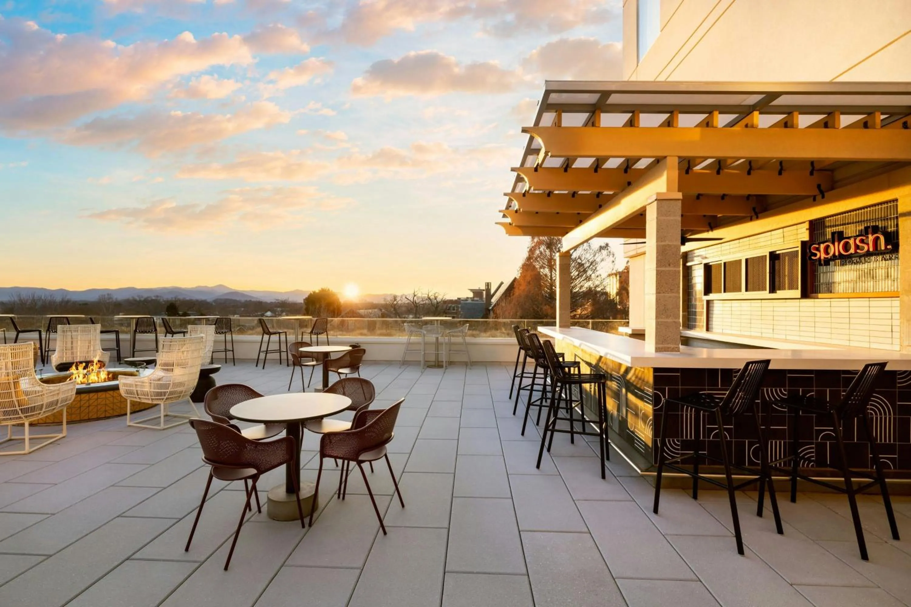 Swimming pool in Aloft Asheville Downtown