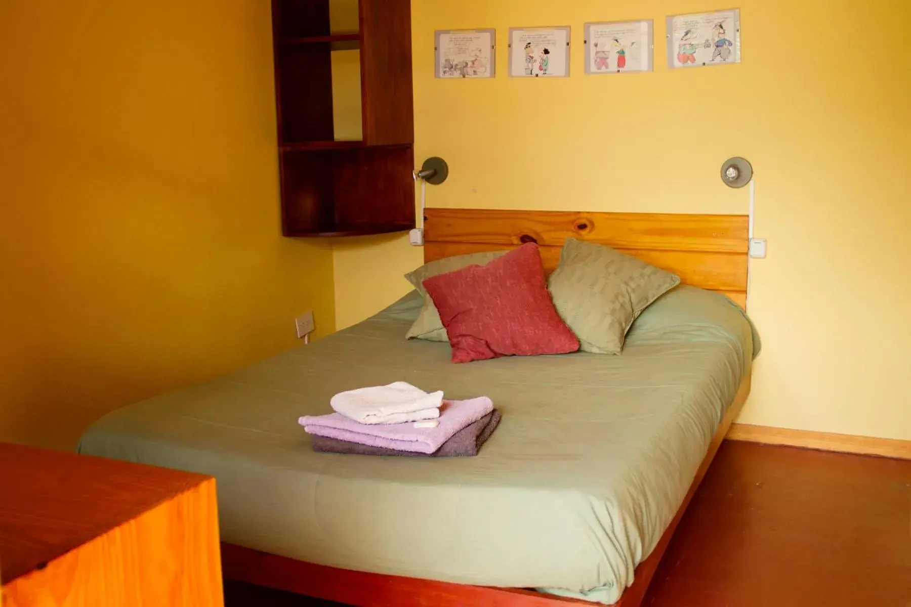 Double Room with Shared Bathroom in La Tosca Hostel Double Room with Shared Bathroom in La Tosca Hostel