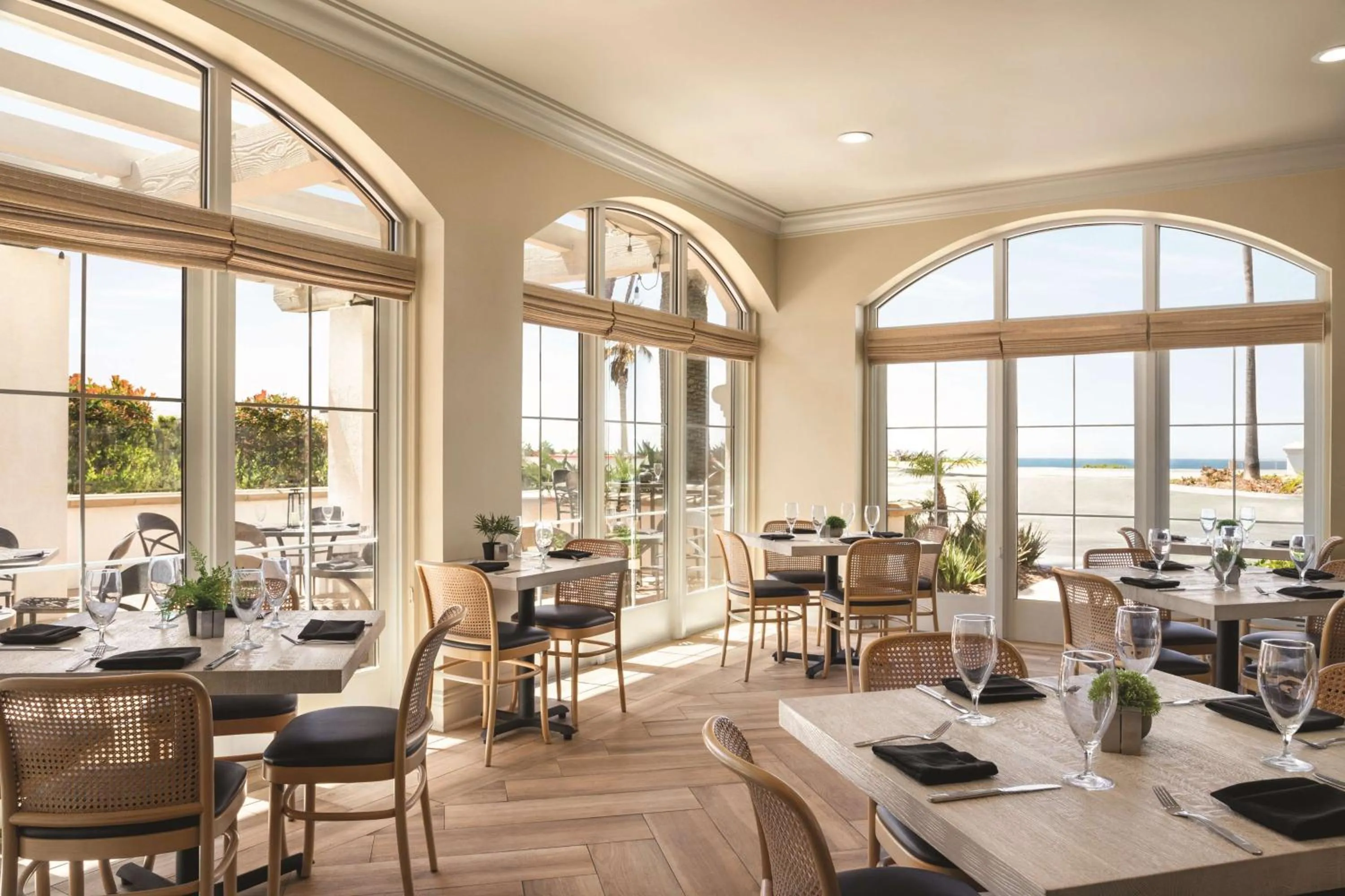 Restaurant/places to eat in Hilton Garden Inn Carlsbad Beach