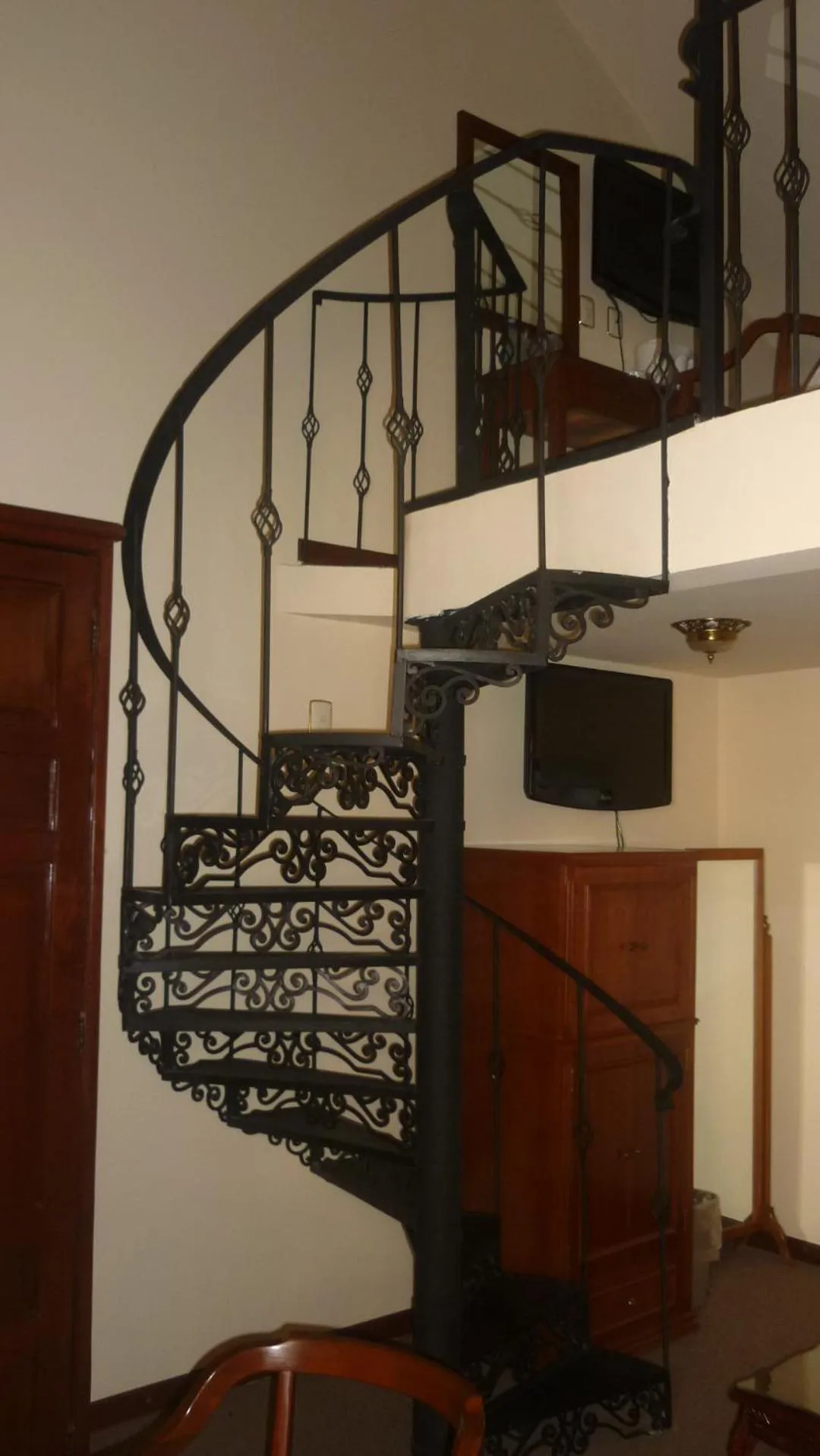 TV/Entertainment Center in Hotel Hacienda de los Ángeles by Rotamundos