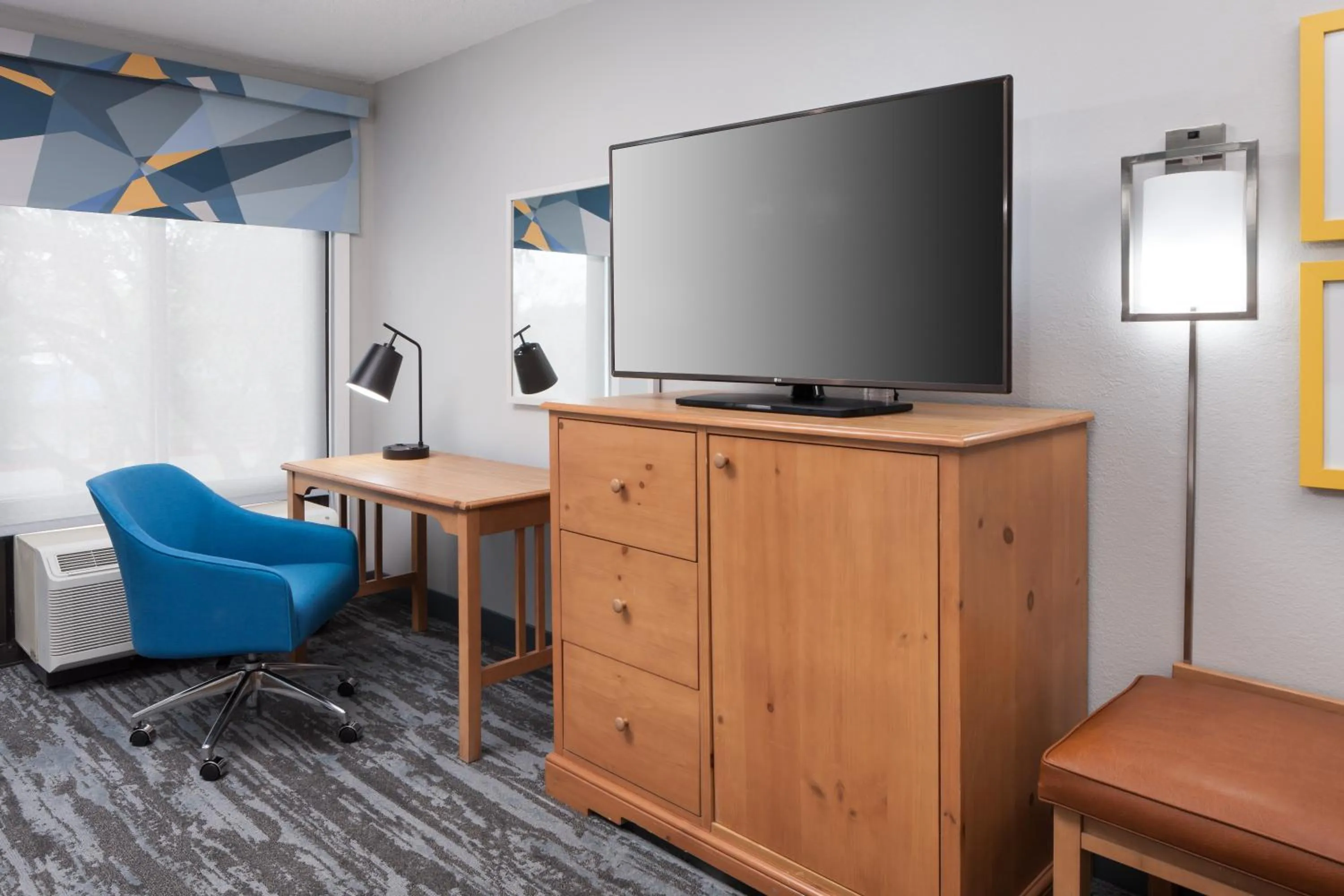 Bedroom in Hampton Inn Austin NW near The Domain