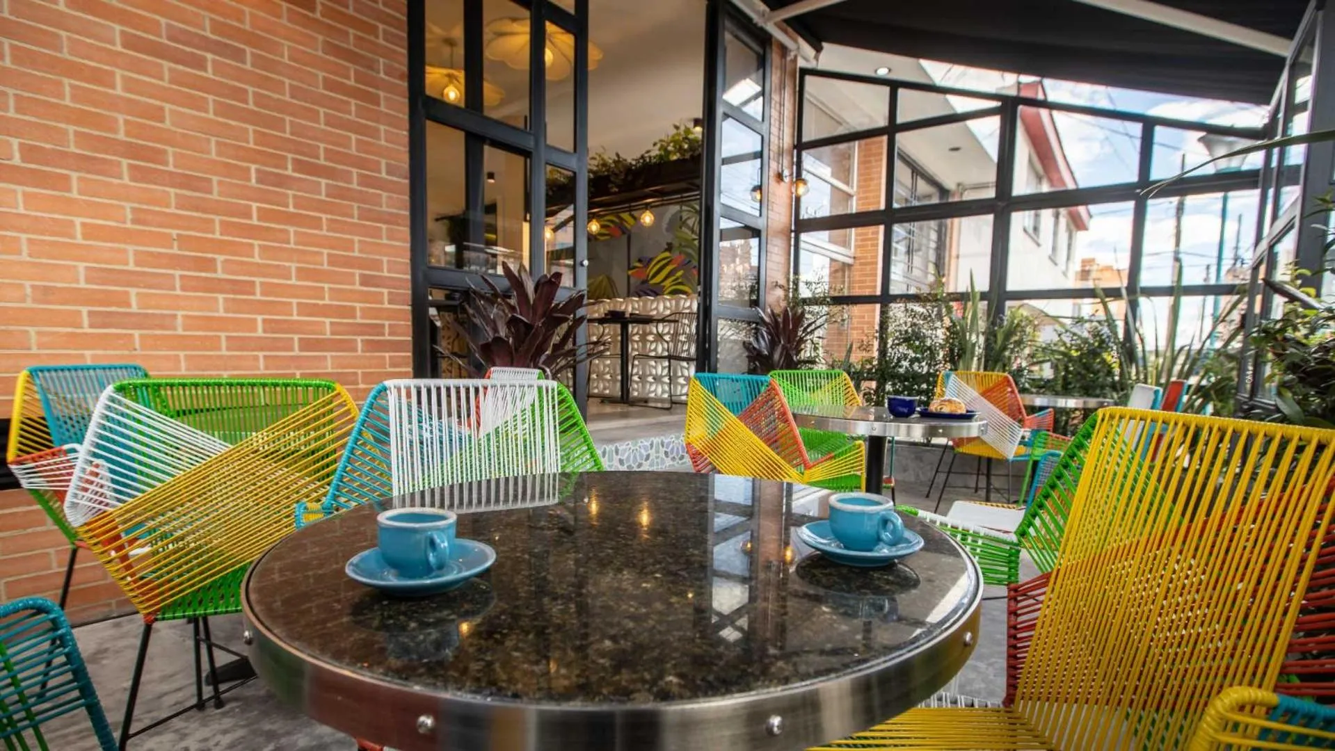 Restaurant/places to eat in 103 Wonderful House