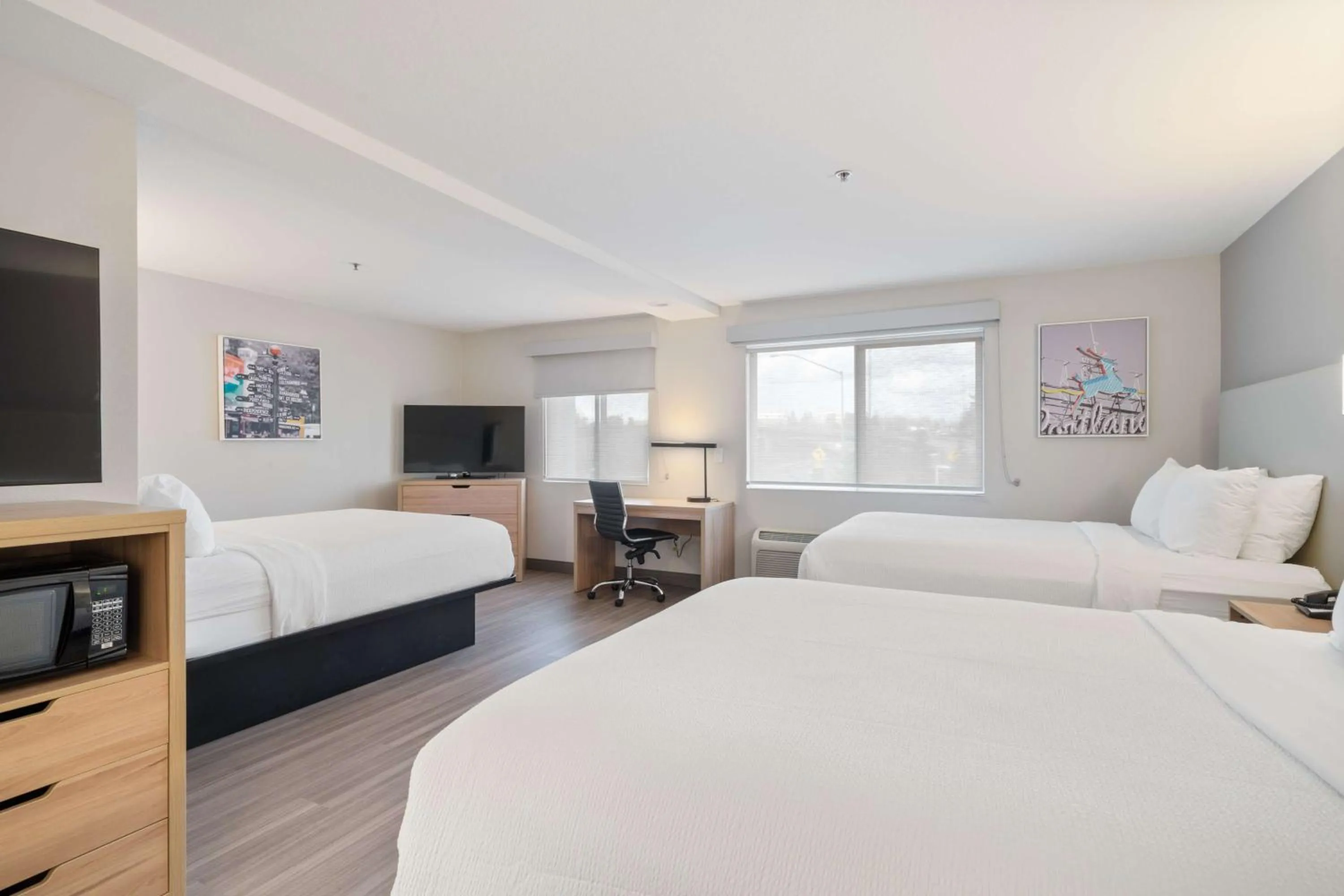 Bedroom, Bed in Best Western Lake Oswego Hotel & Suites