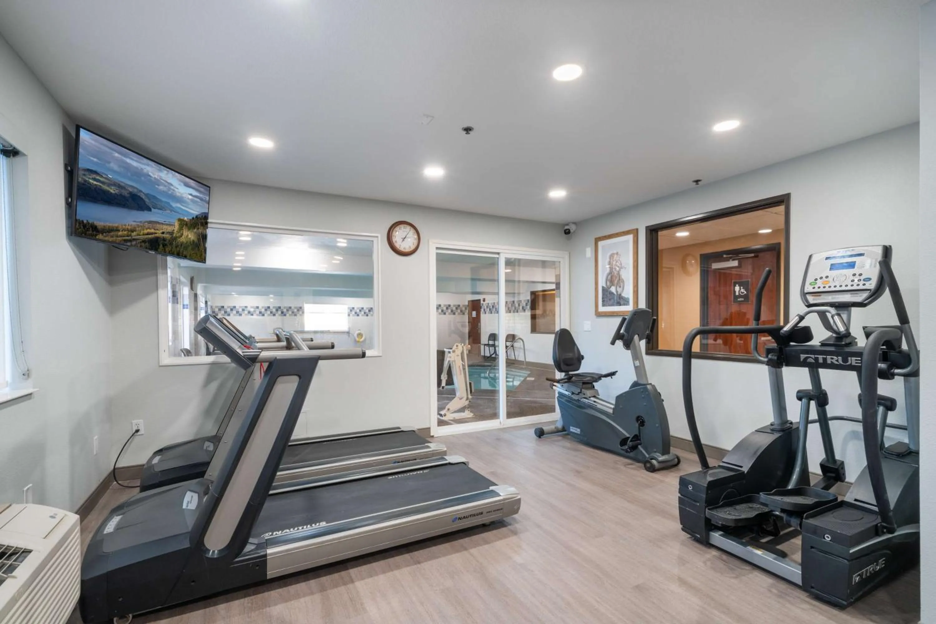 Fitness centre/facilities in Best Western Lake Oswego Hotel & Suites