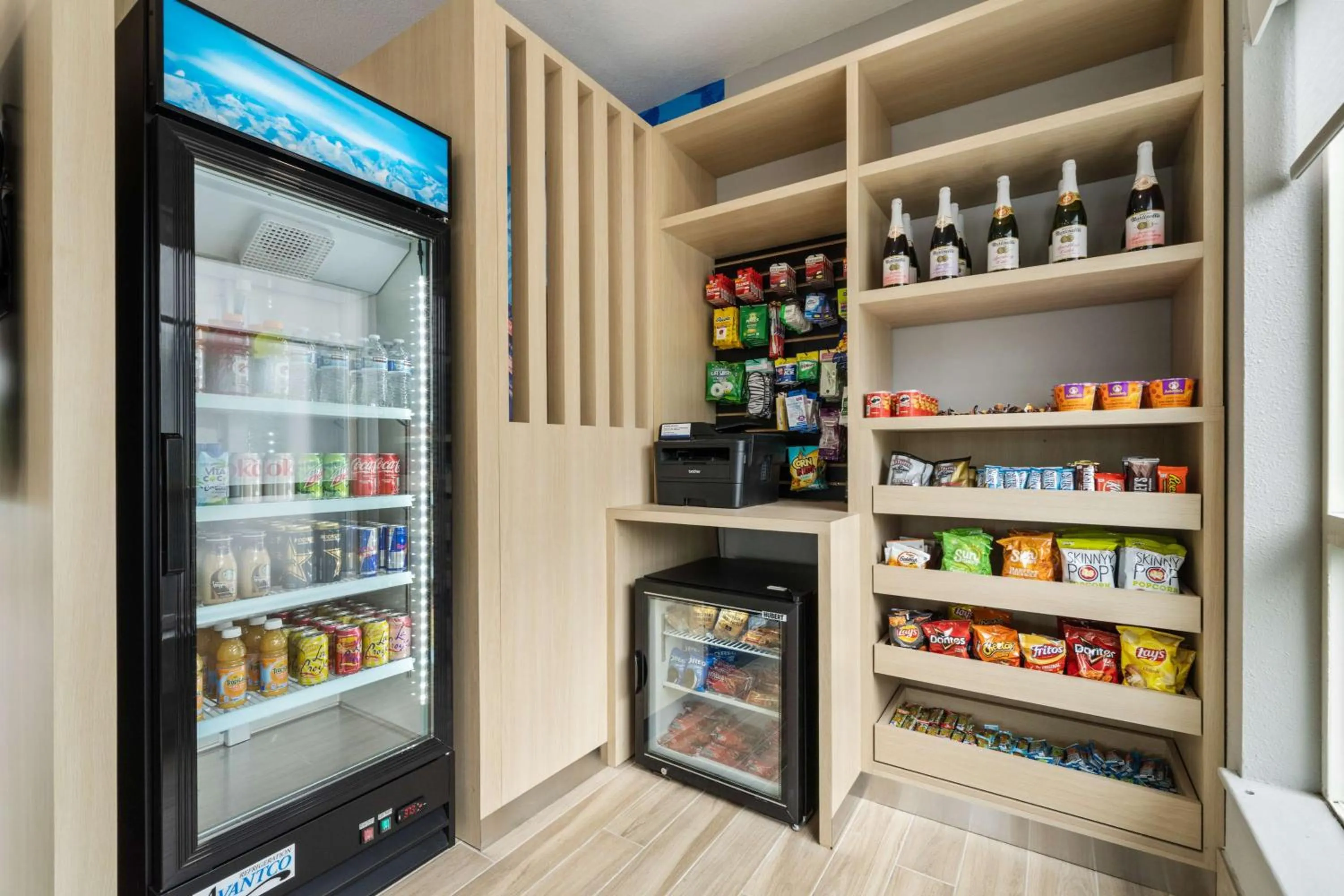 Property building in Best Western Lake Oswego Hotel & Suites