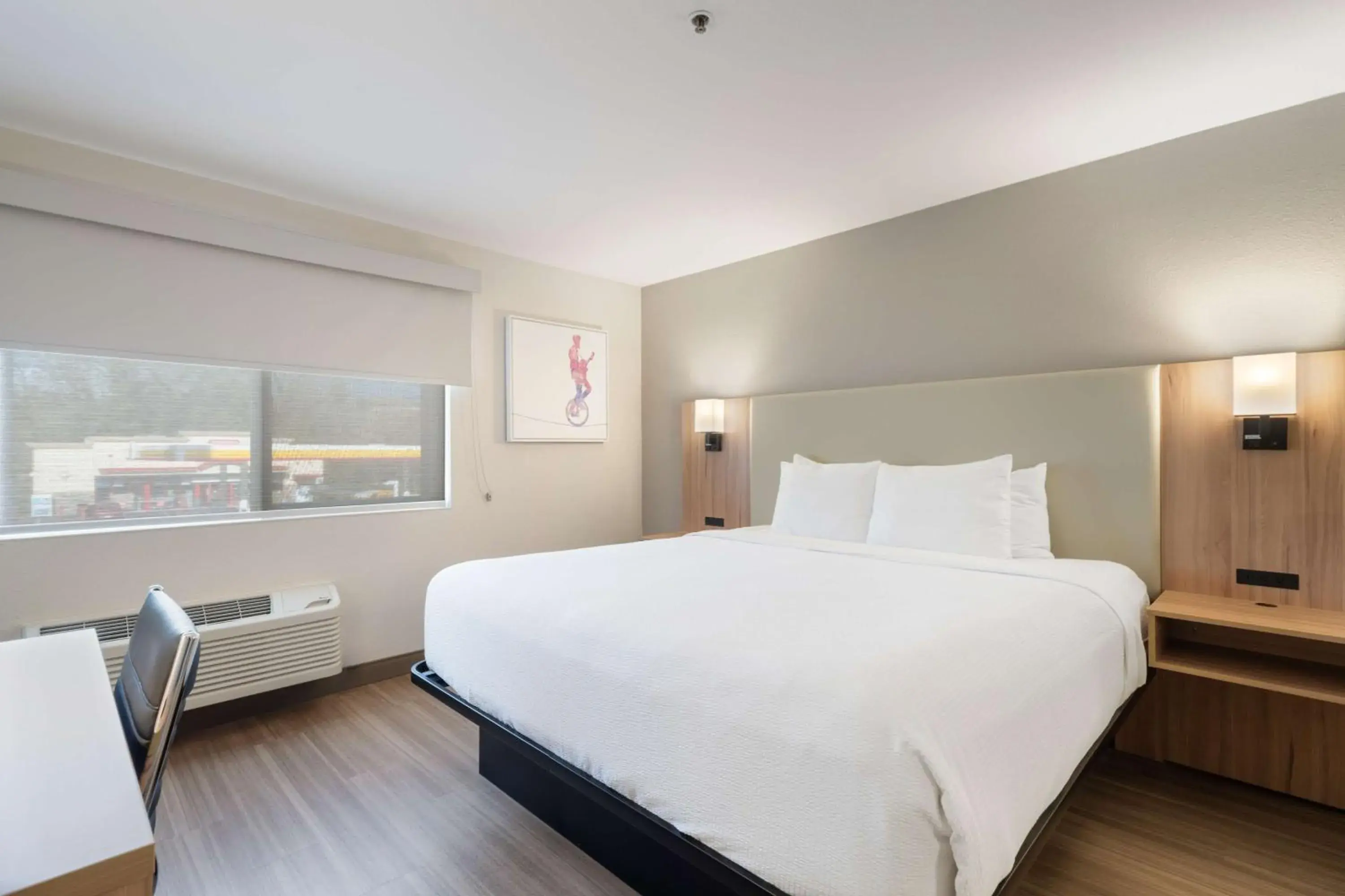 King Room - Non-Smoking in Best Western Lake Oswego Hotel & Suites King Room - Non-Smoking in Best Western Lake Oswego Hotel & Suites