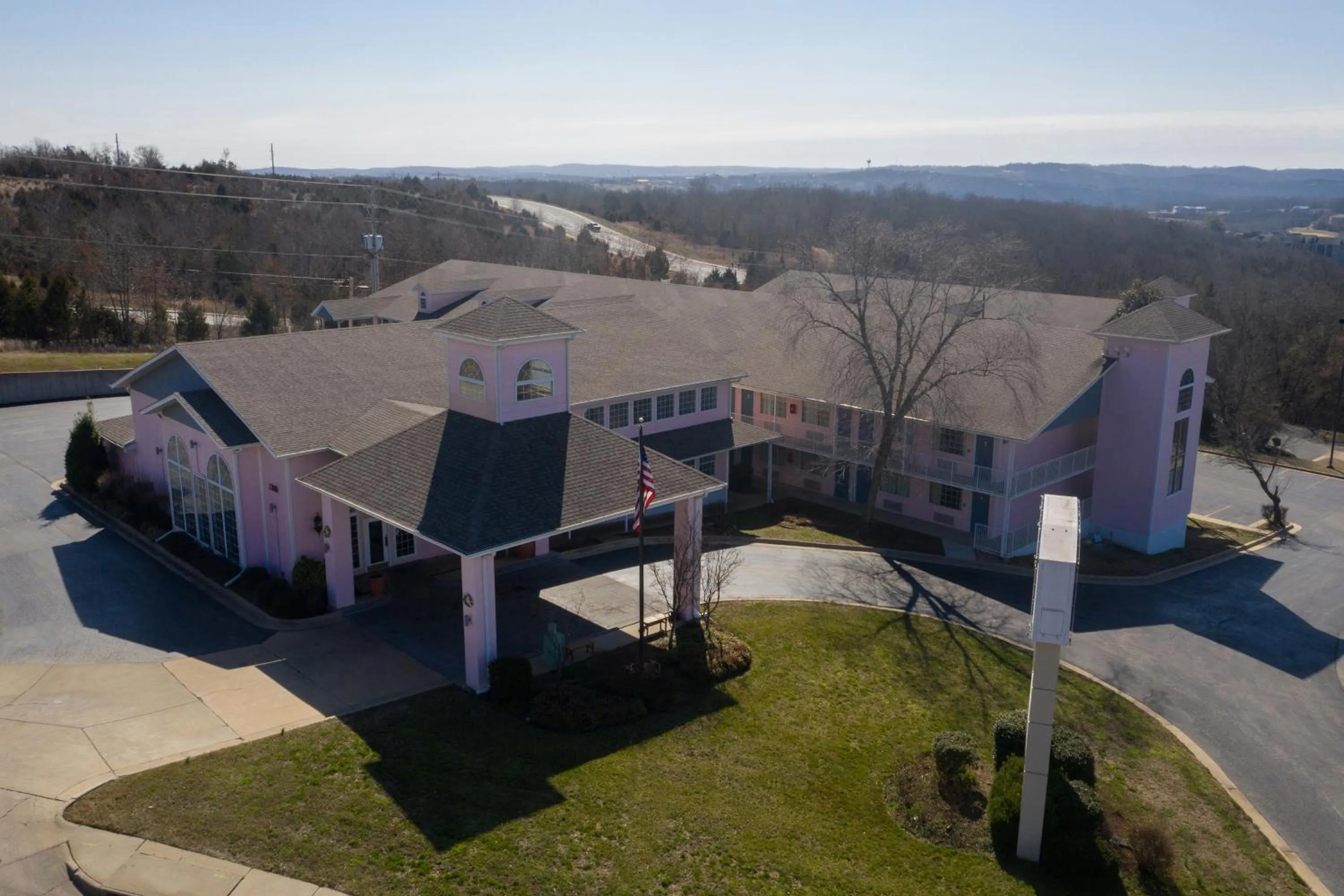 Spring in Angel Inn - Central