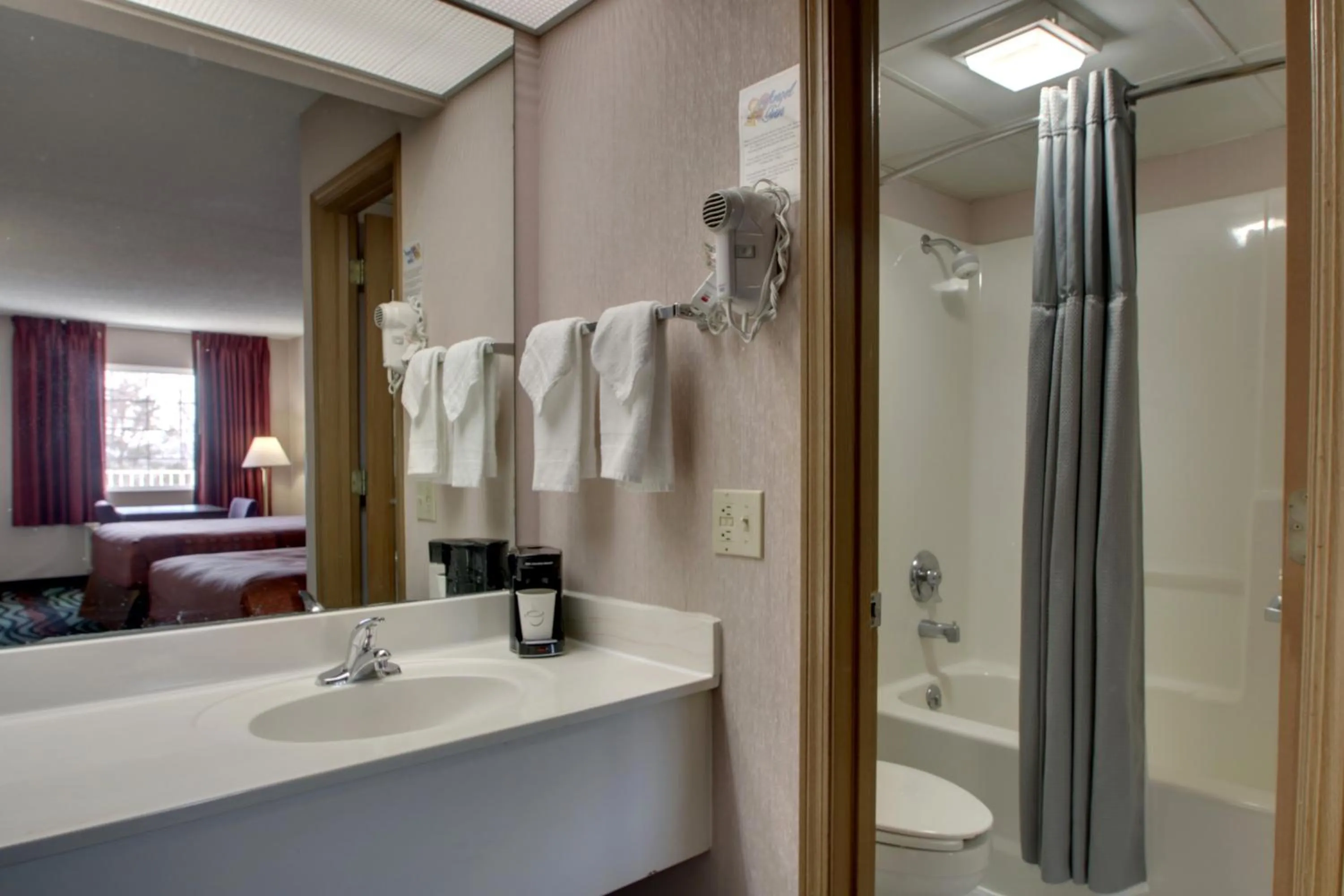 Bathroom in Angel Inn - Central