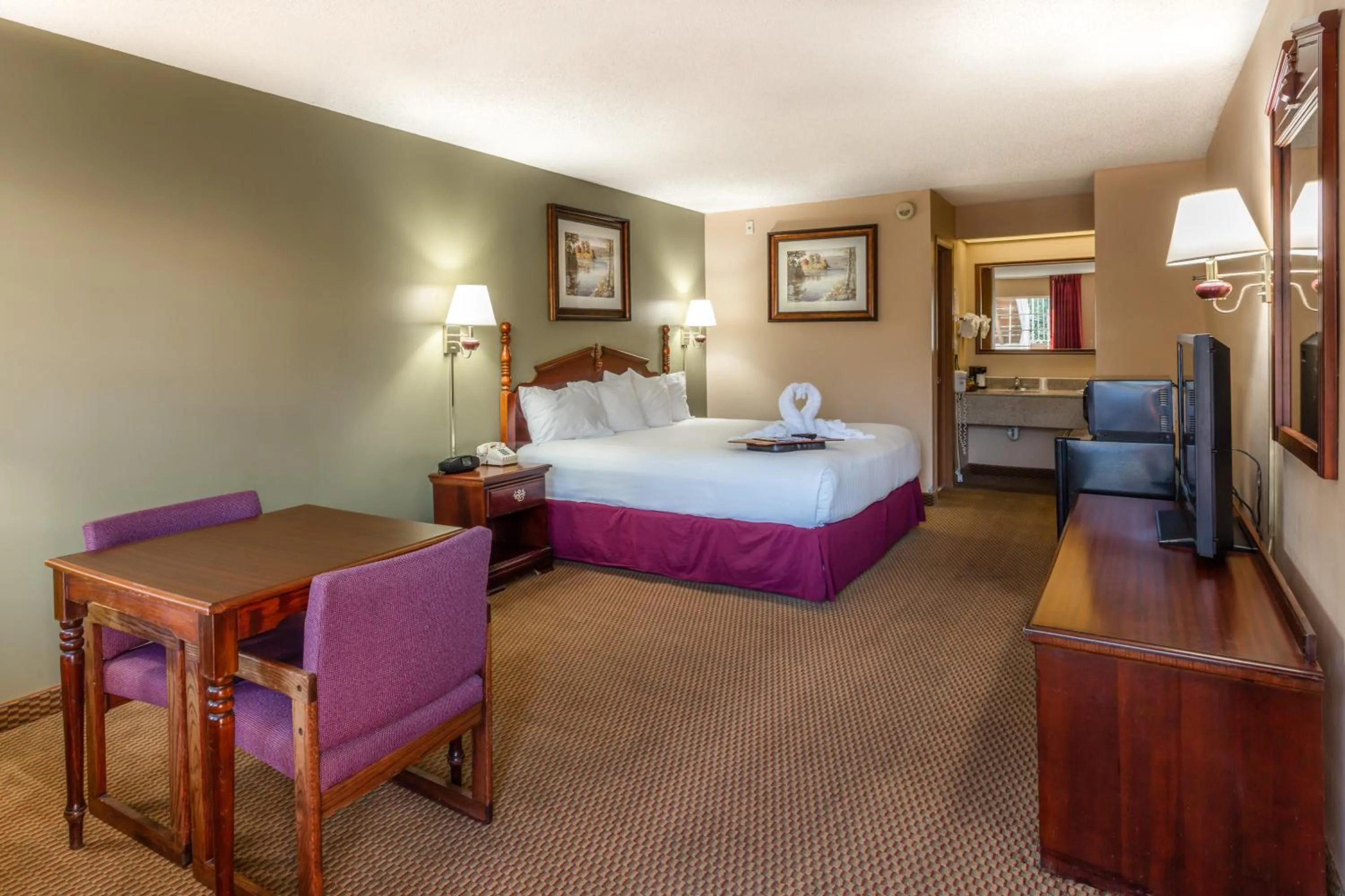 Photo of the whole room, Bed in Angel Inn - Central