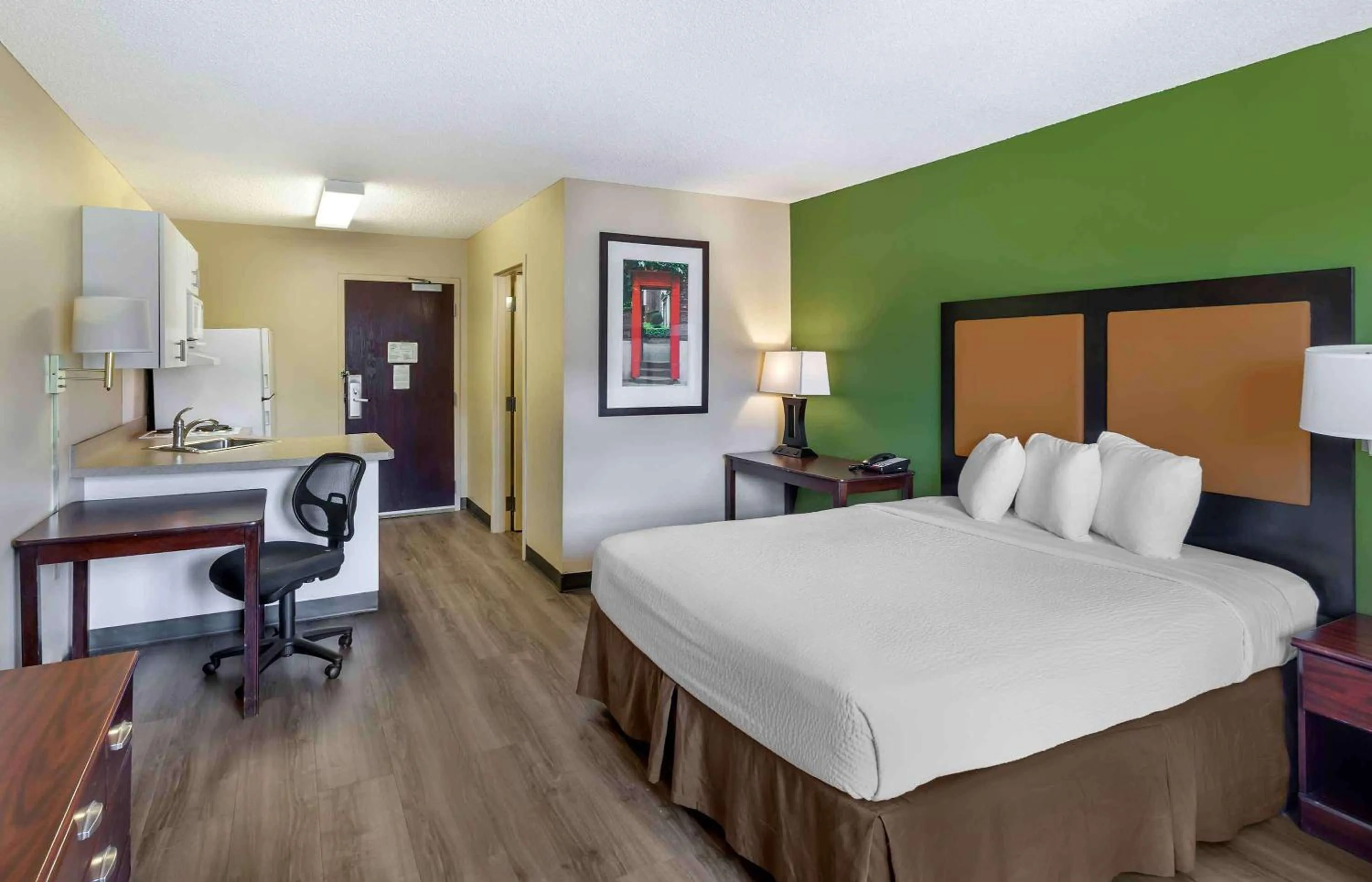 Bedroom, Bed in Extended Stay America Select Suites - Salt Lake City - Union Park
