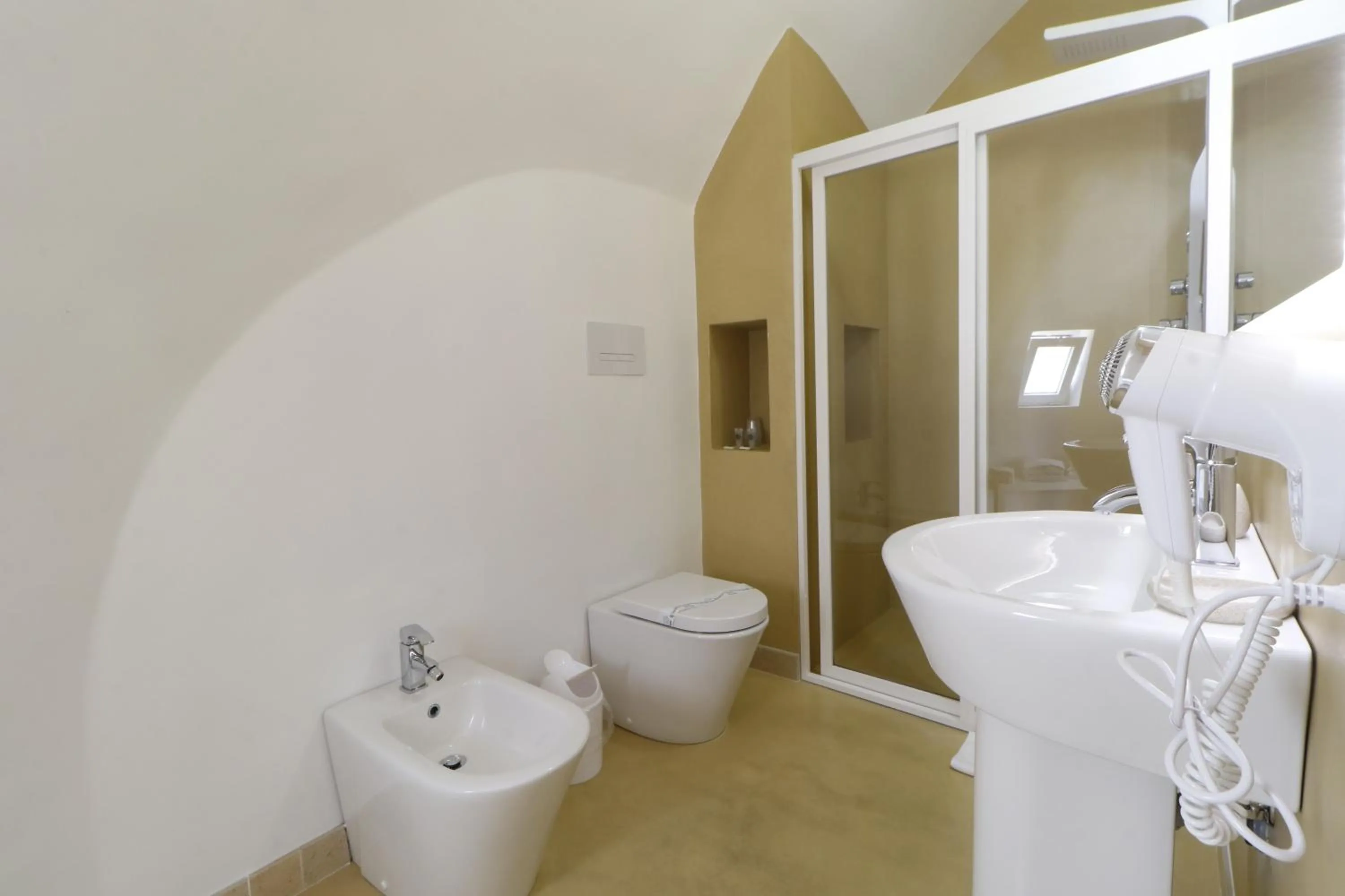 Toilet in Hotel Capo Campolato