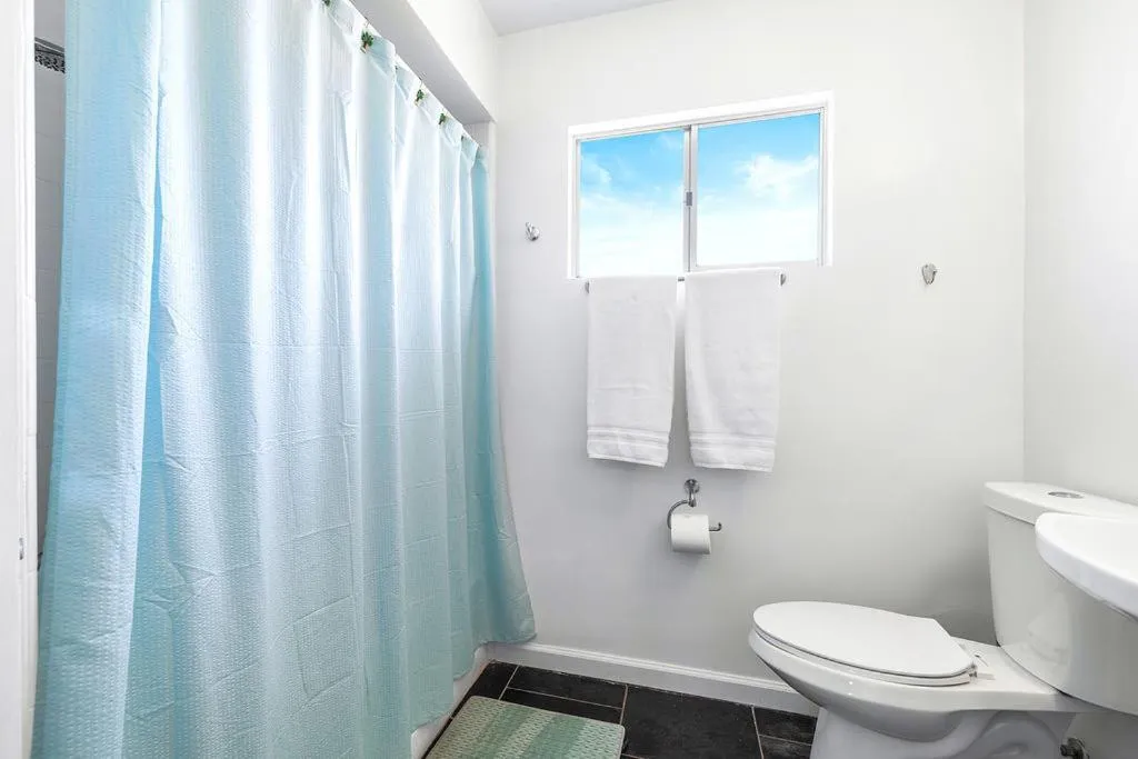 Bathroom in Lido Palms Resort and Spa