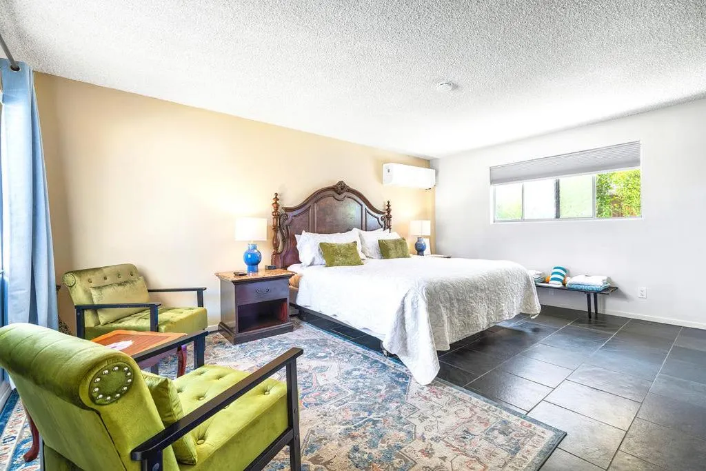 Bedroom, Bed in Lido Palms Resort and Spa