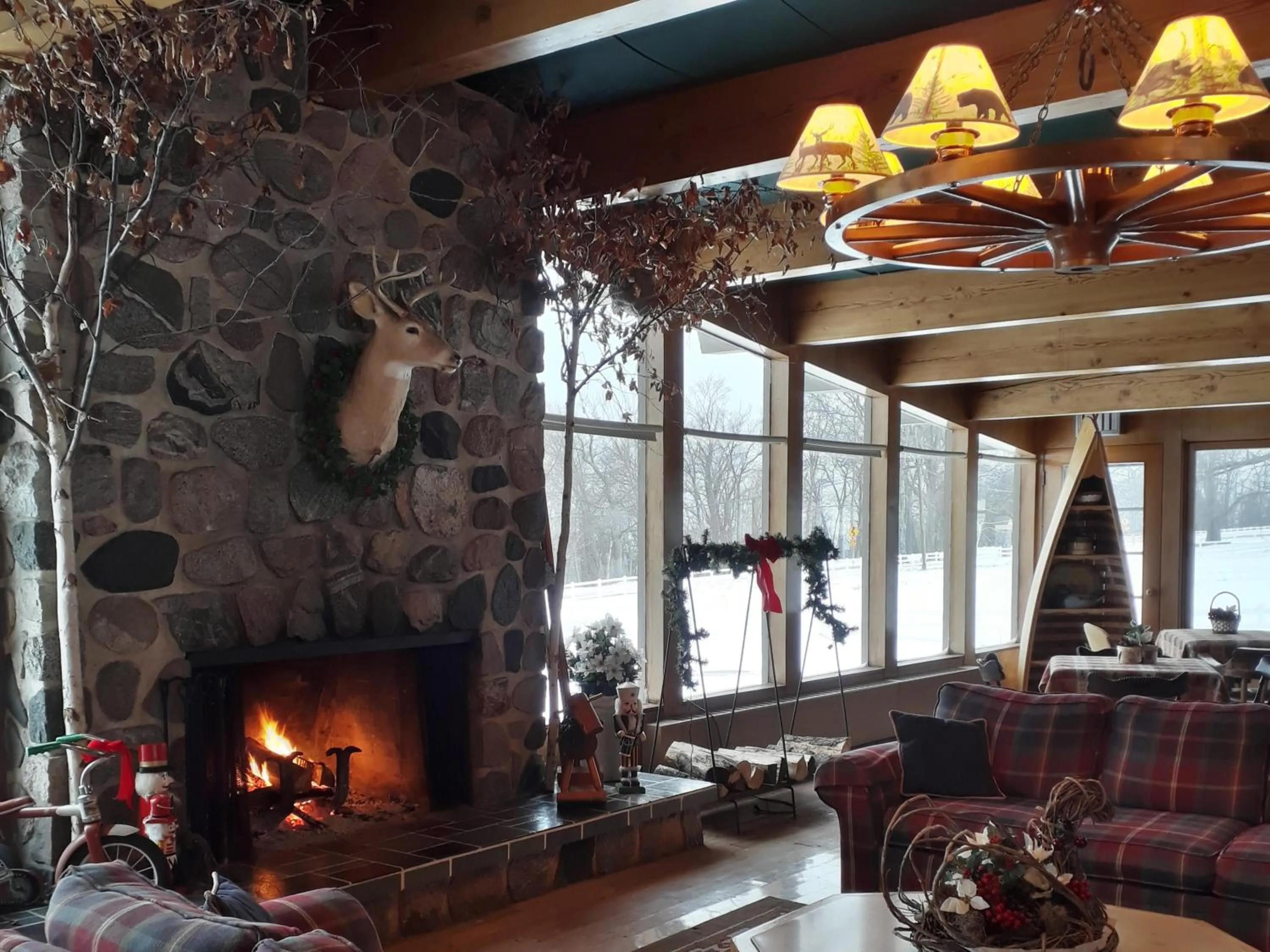 Living room in Birchwood Inn