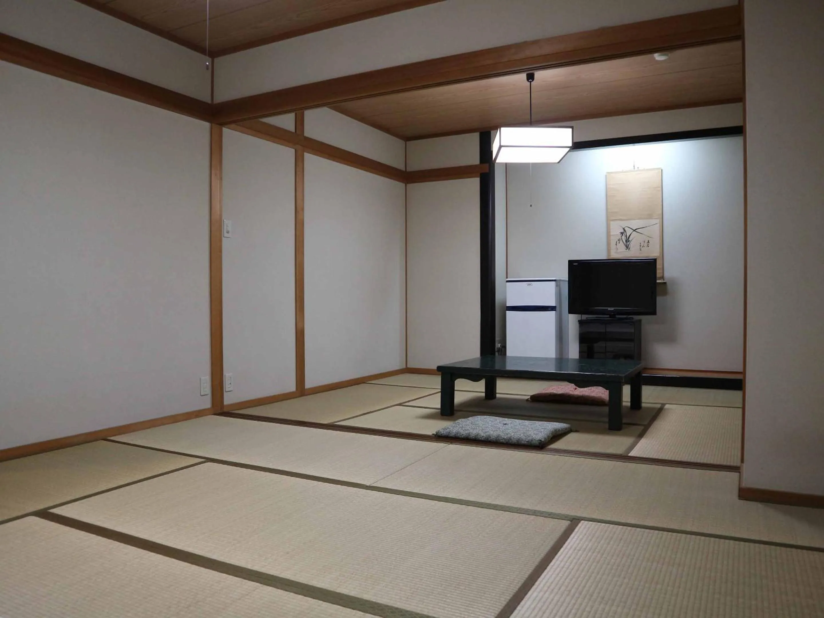 Photo of the whole room in Kimatsu Ryokan