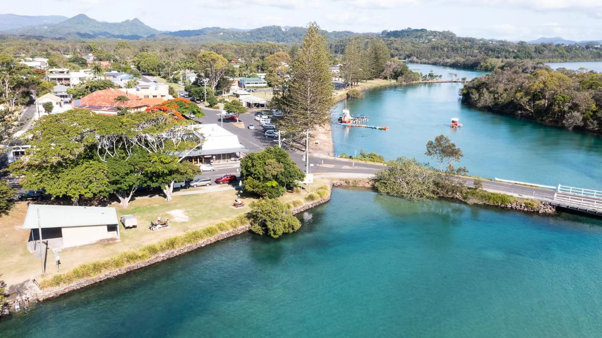 Property building in Brunswick River Inn