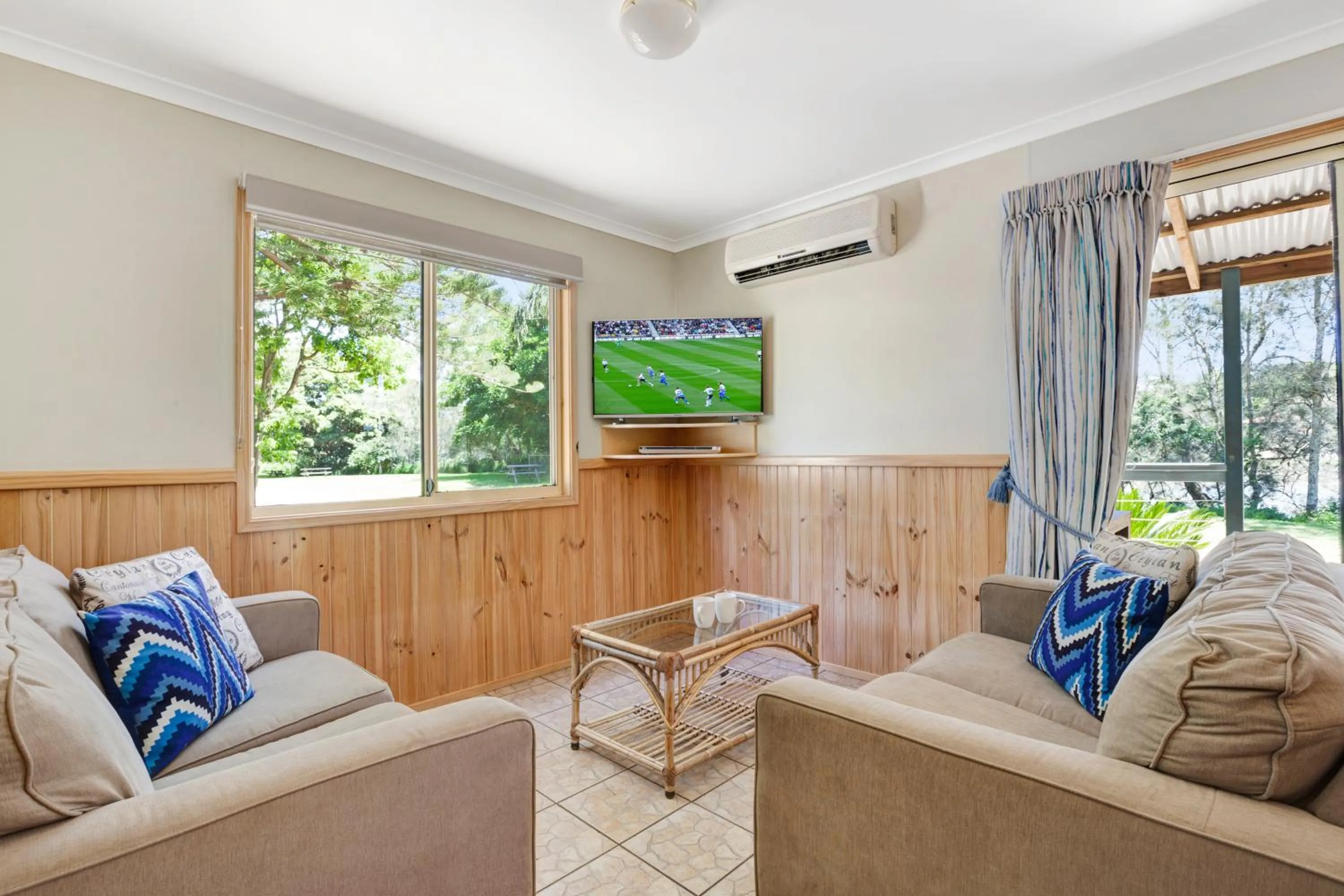 TV and multimedia in Seven Mile Beach Holiday Park