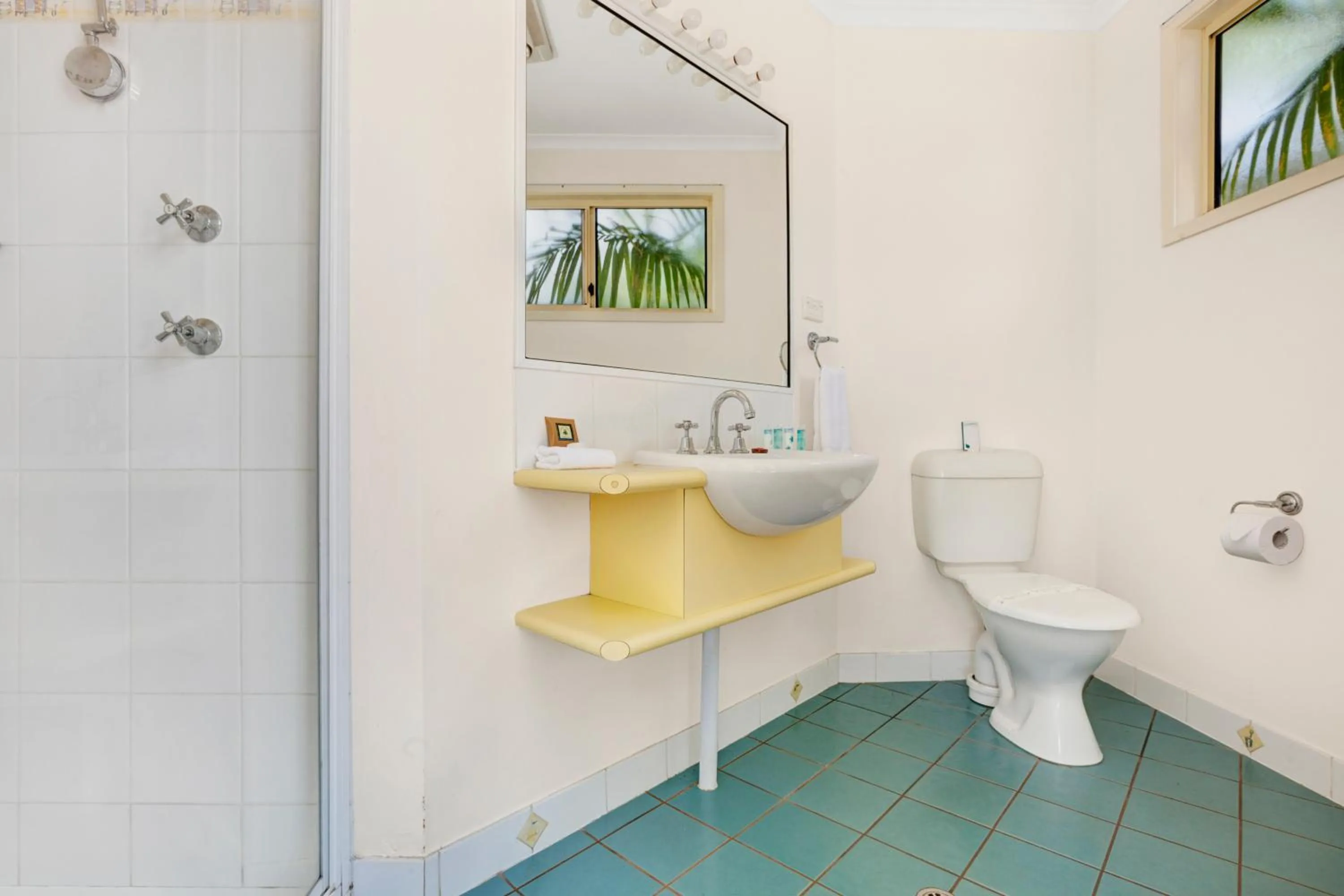Bathroom in Seven Mile Beach Holiday Park