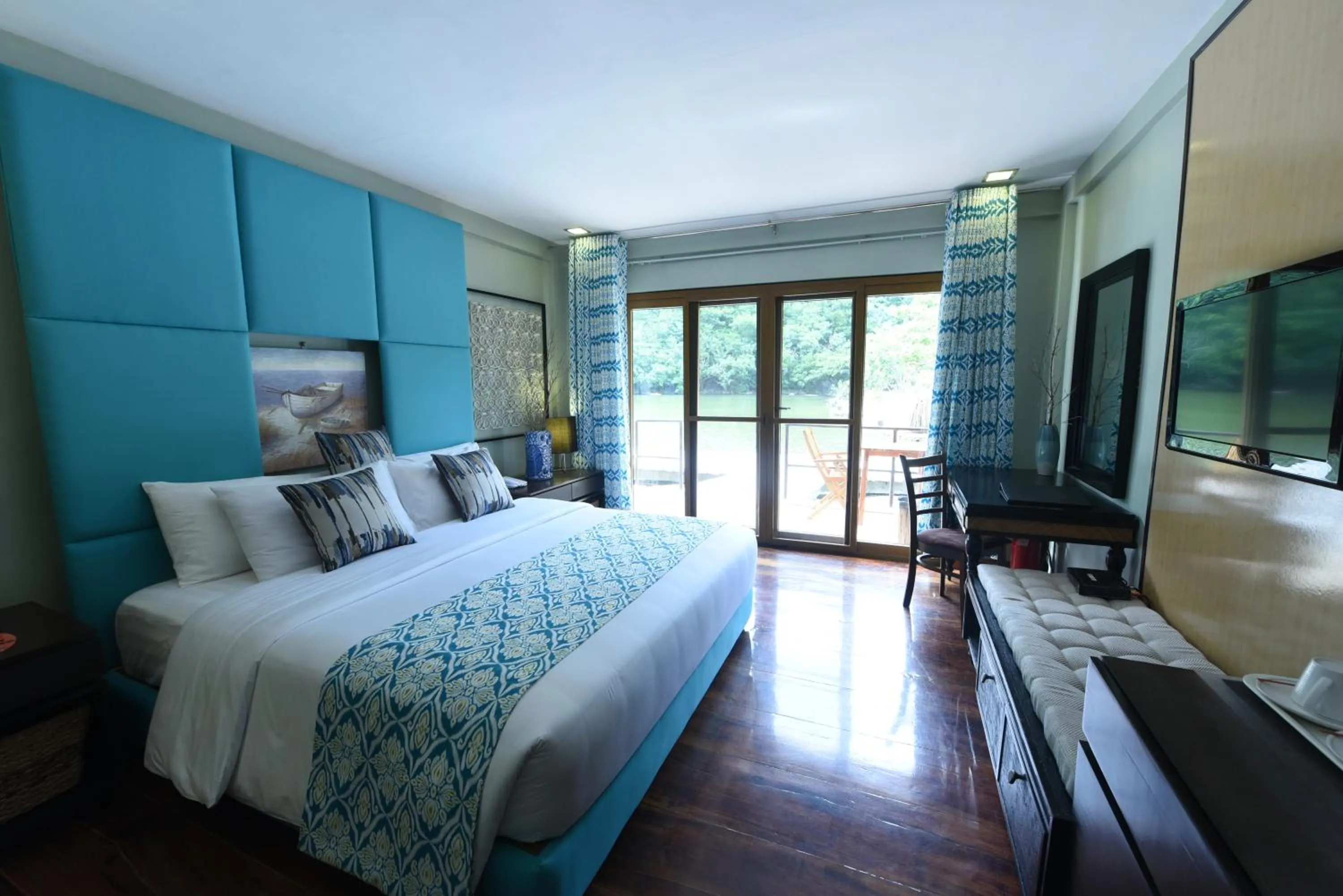 Bedroom, Bed in Tugawe Cove Resort