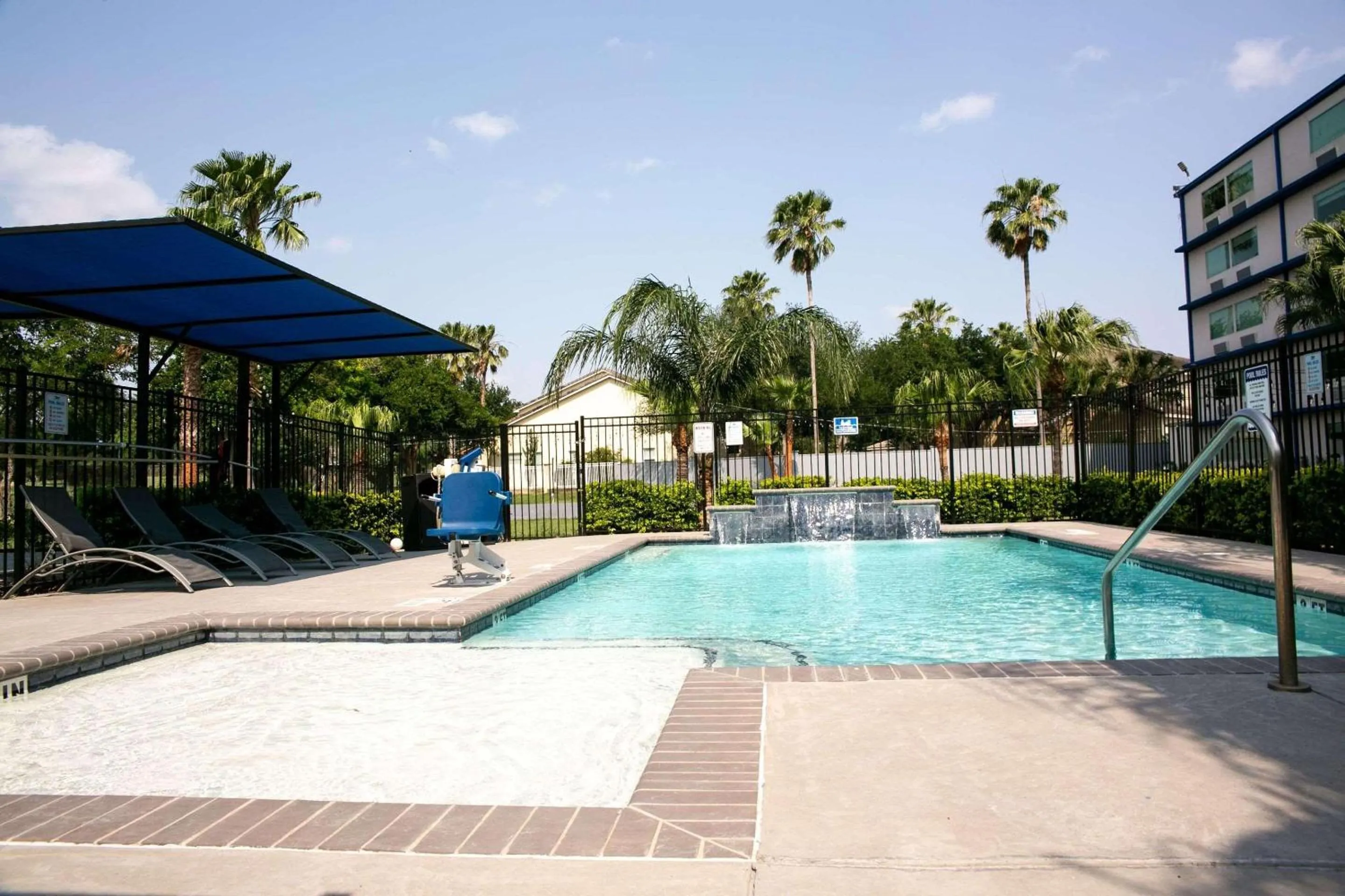 Swimming pool in Radisson Hotel McAllen Airport