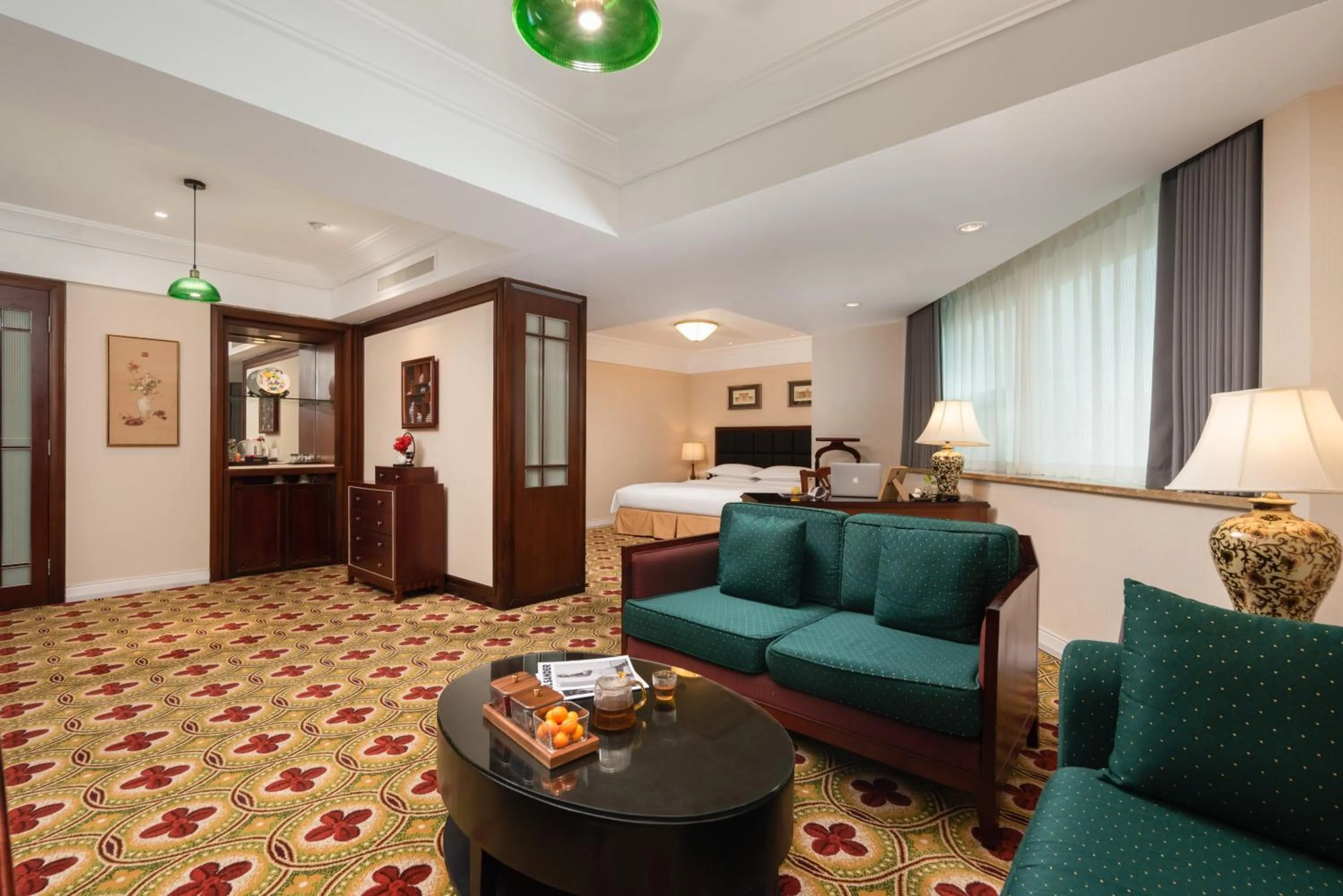 Seating area in Ramada Plaza Optics Valley Hotel Wuhan (Best of Ramada Worldwide)