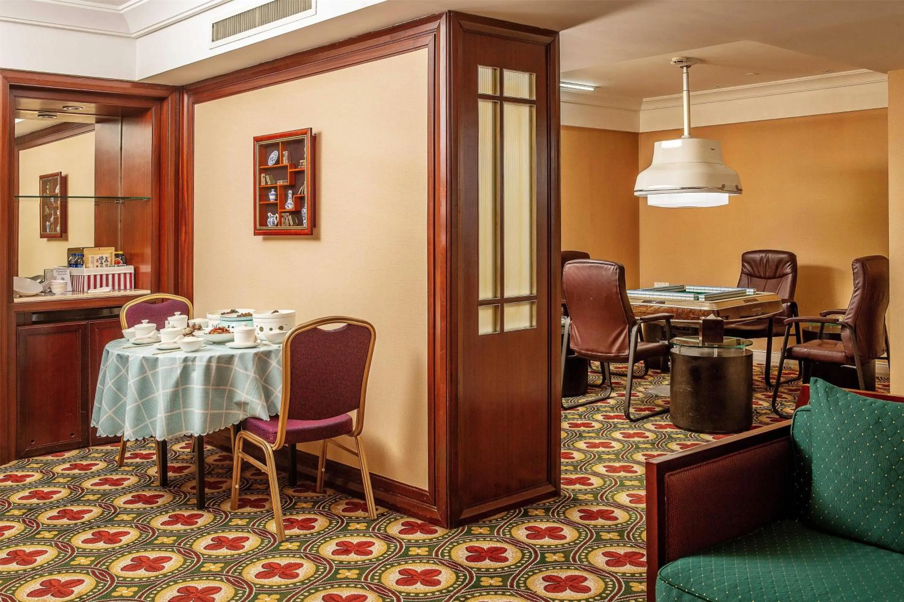 Restaurant/places to eat in Ramada Plaza Optics Valley Hotel Wuhan (Best of Ramada Worldwide)