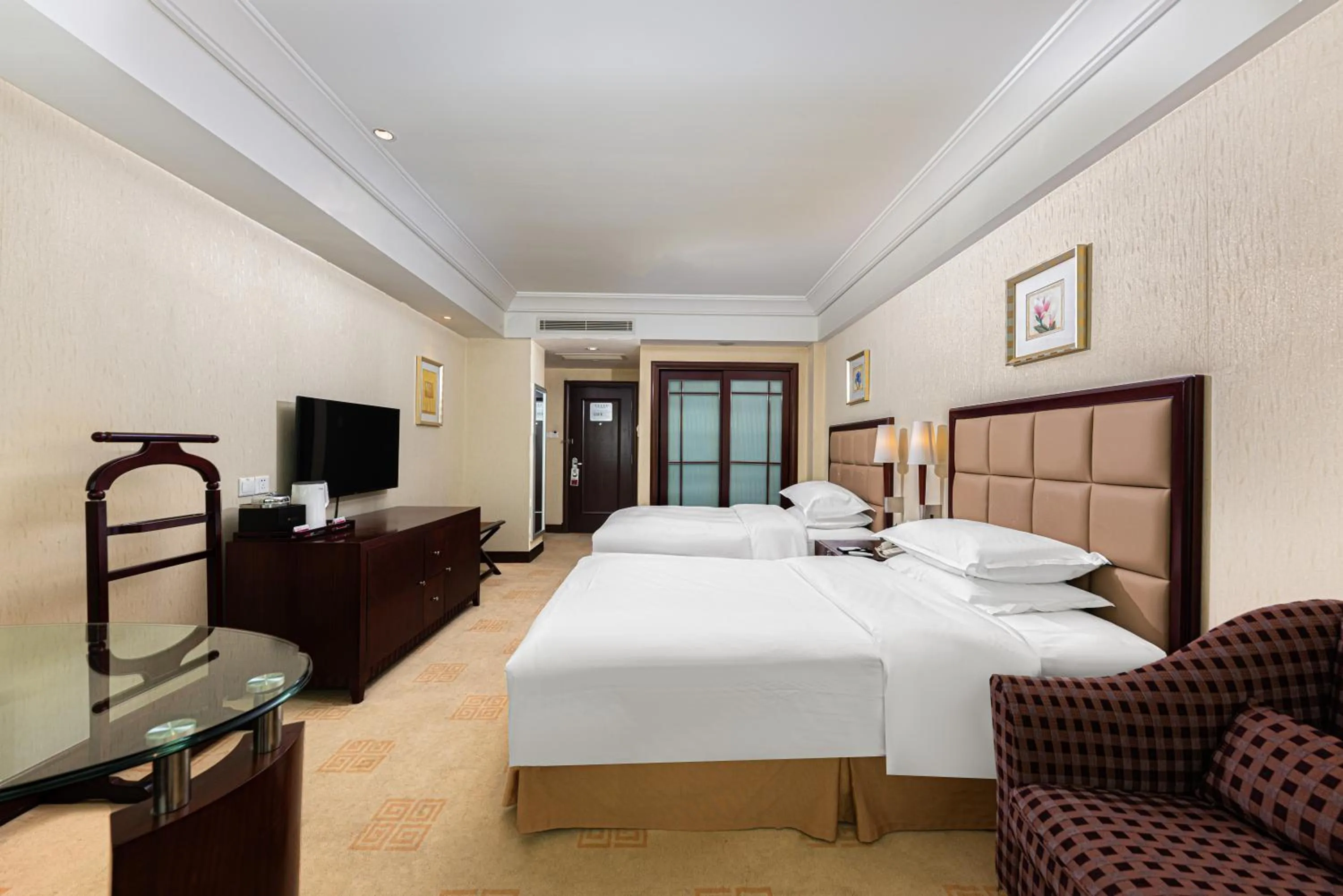 Bed in Ramada Plaza Optics Valley Hotel Wuhan (Best of Ramada Worldwide)