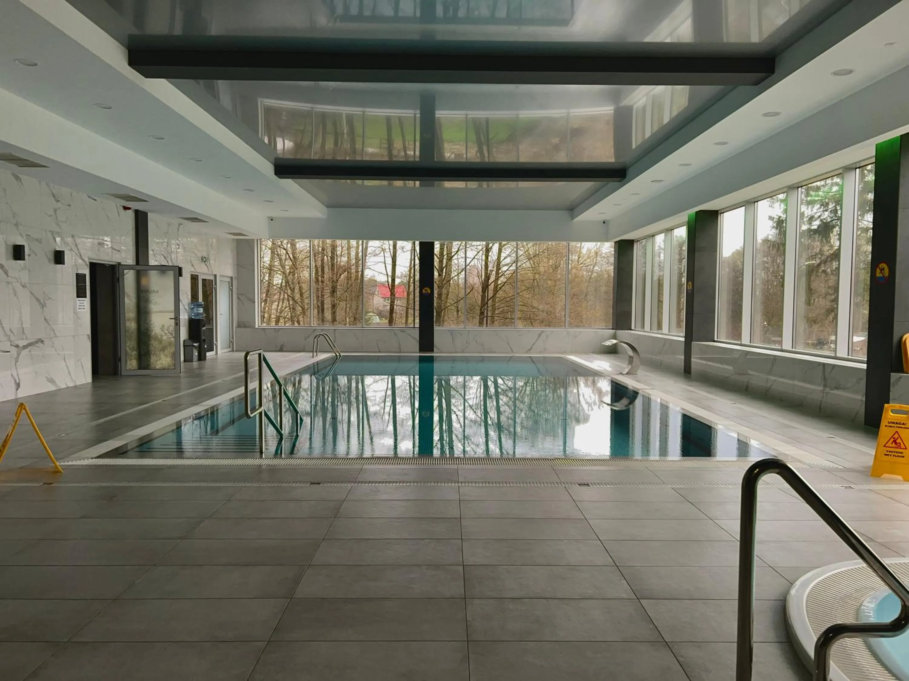 Swimming pool in Hotel Nad Czernicą