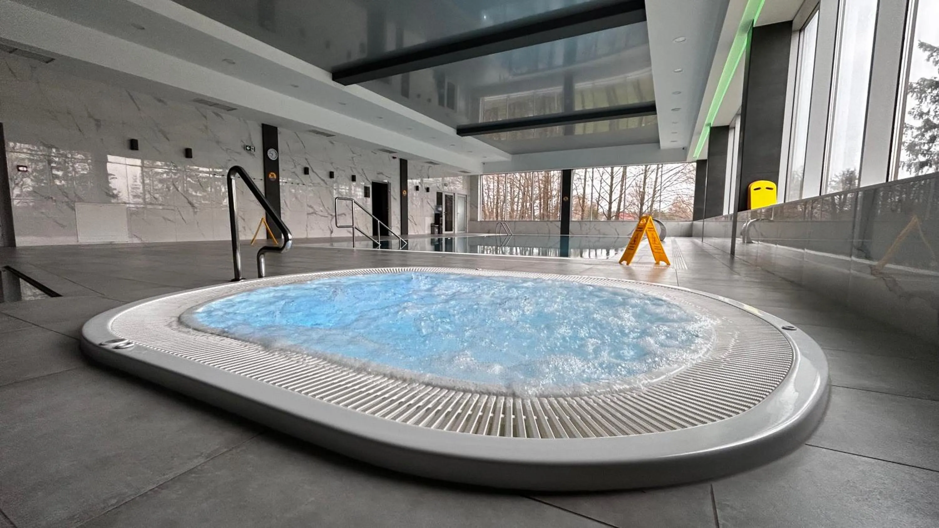 Swimming pool in Hotel Nad Czernicą