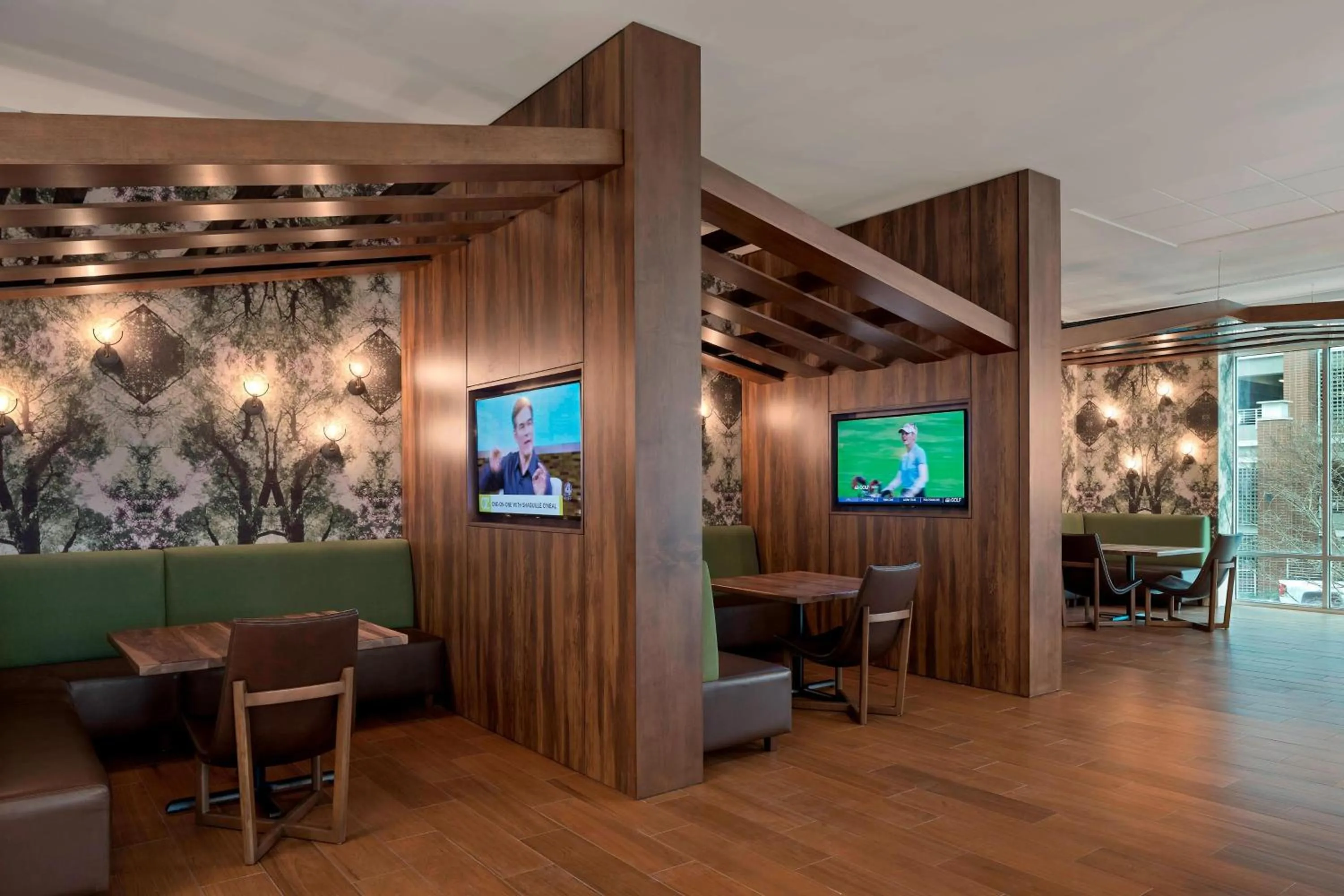 Restaurant/places to eat in SpringHill Suites by Marriott Greenville Downtown