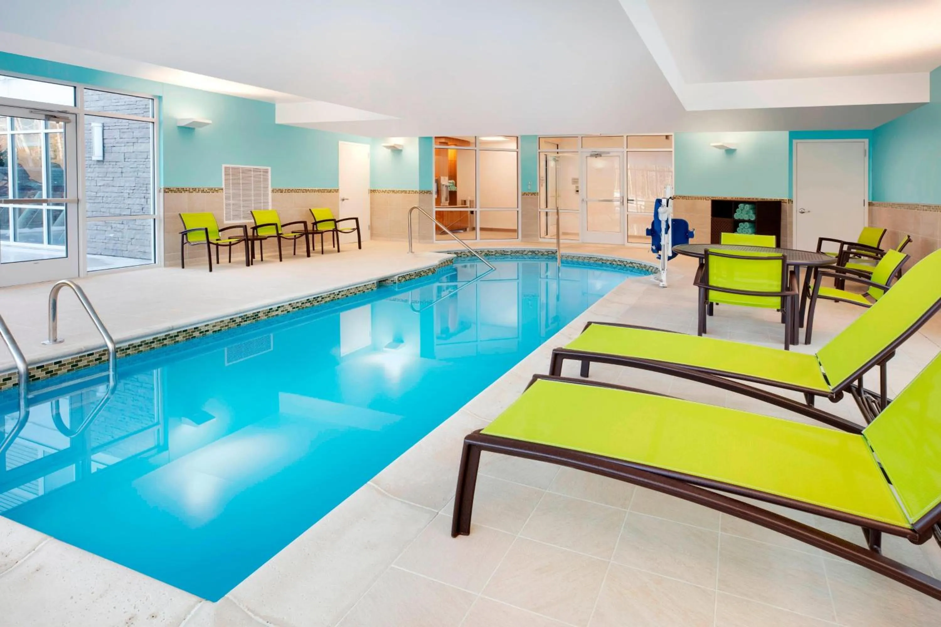 Swimming pool in SpringHill Suites by Marriott Hampton Portsmouth
