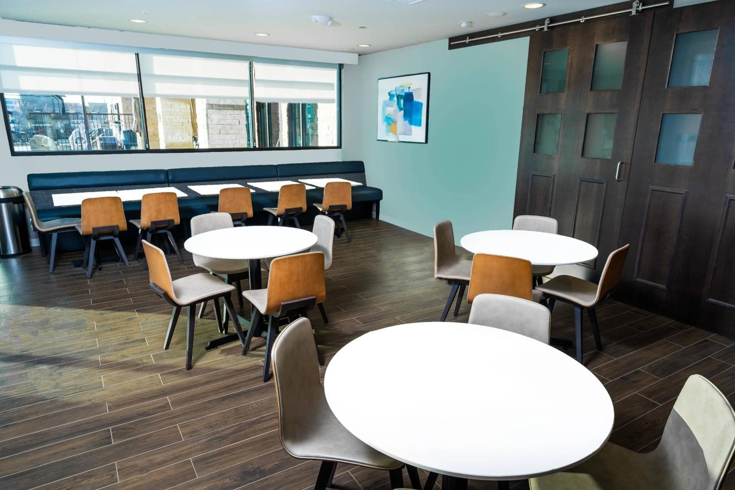 Restaurant/places to eat in Residence Inn by Marriott Rocklin Roseville
