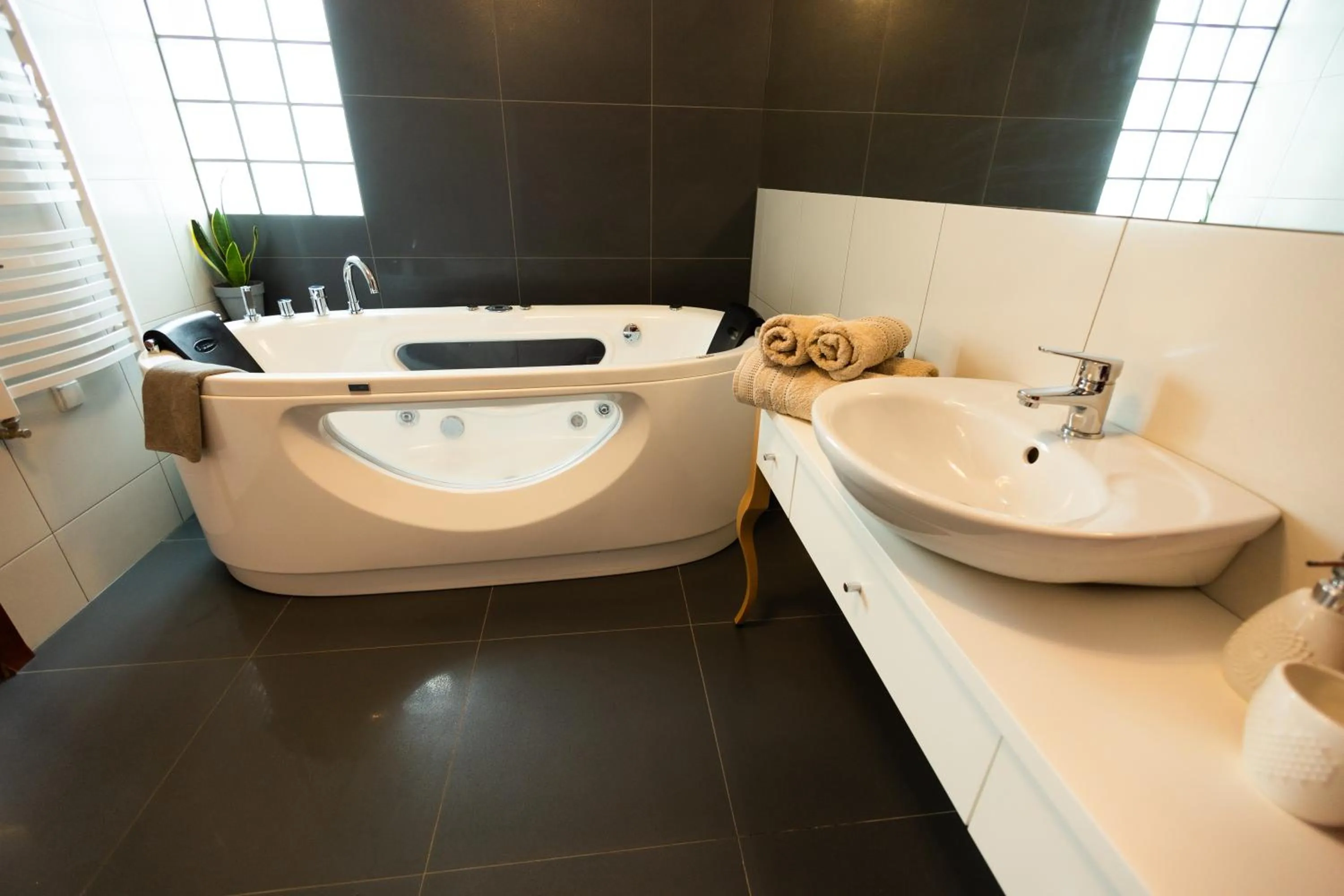 GOŚCINIEC NAD SAWĄ