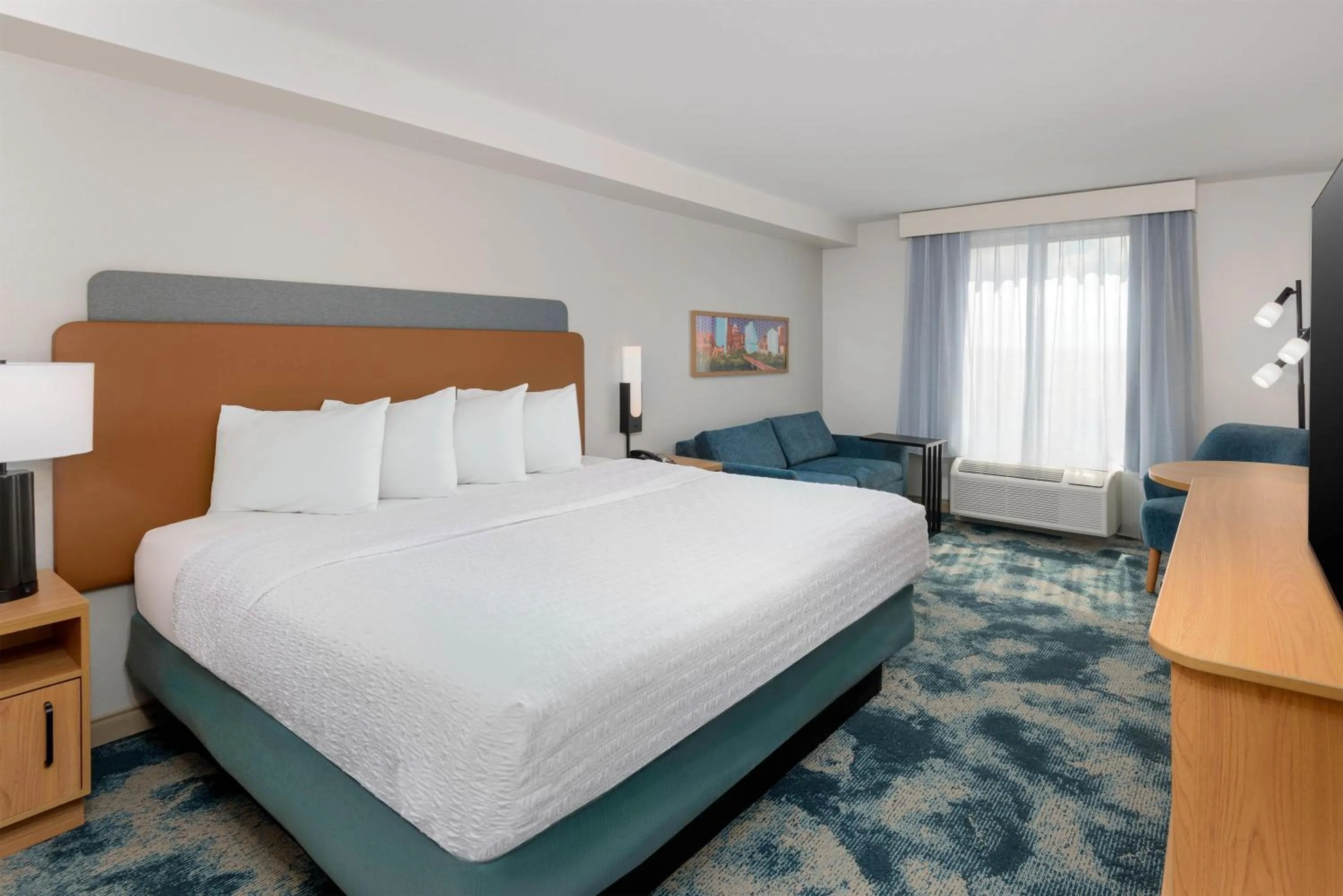 Bed in Hampton Inn & Suites-Austin Airport