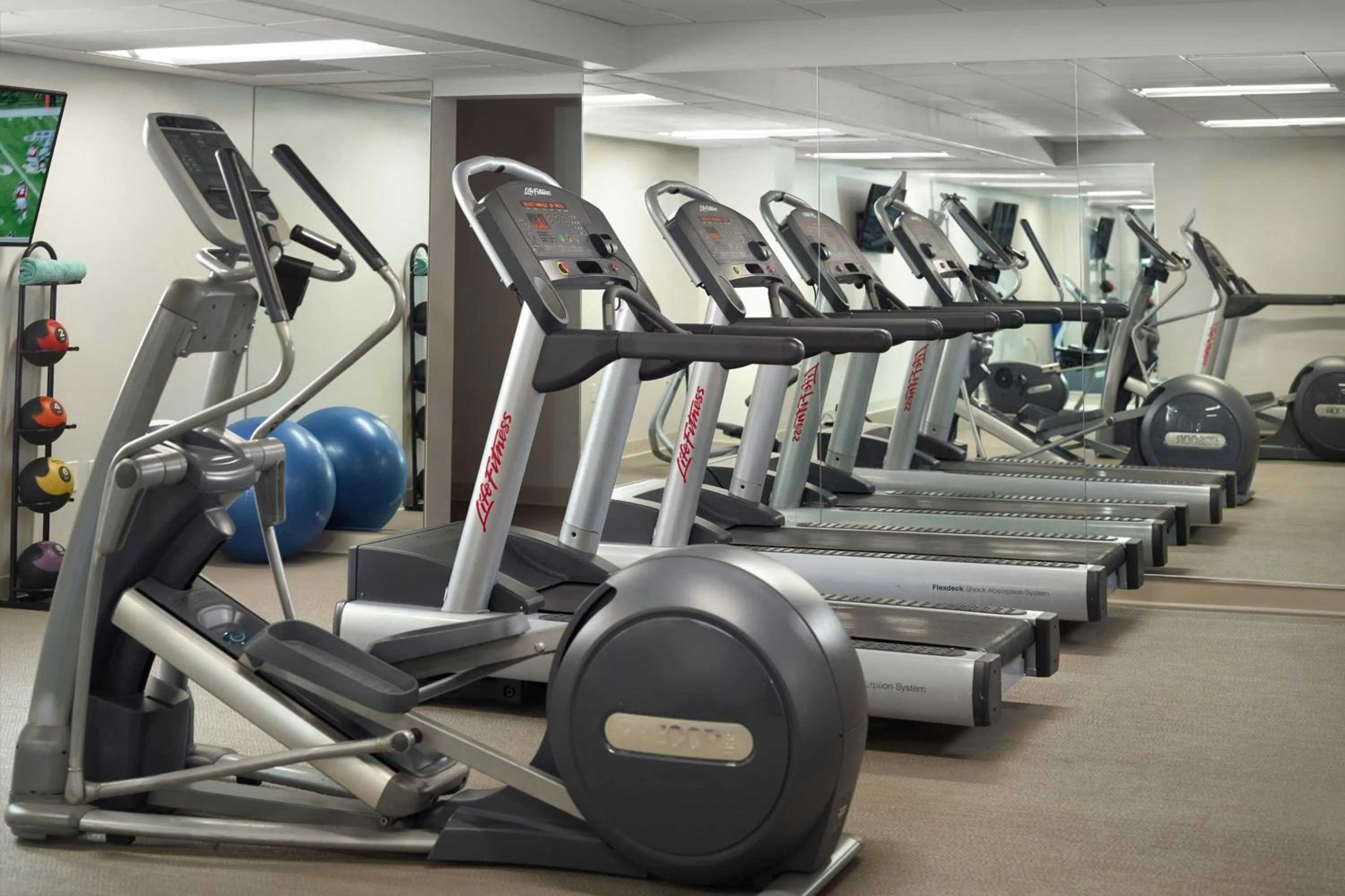 Fitness centre/facilities in Courtyard Miami Coconut Grove