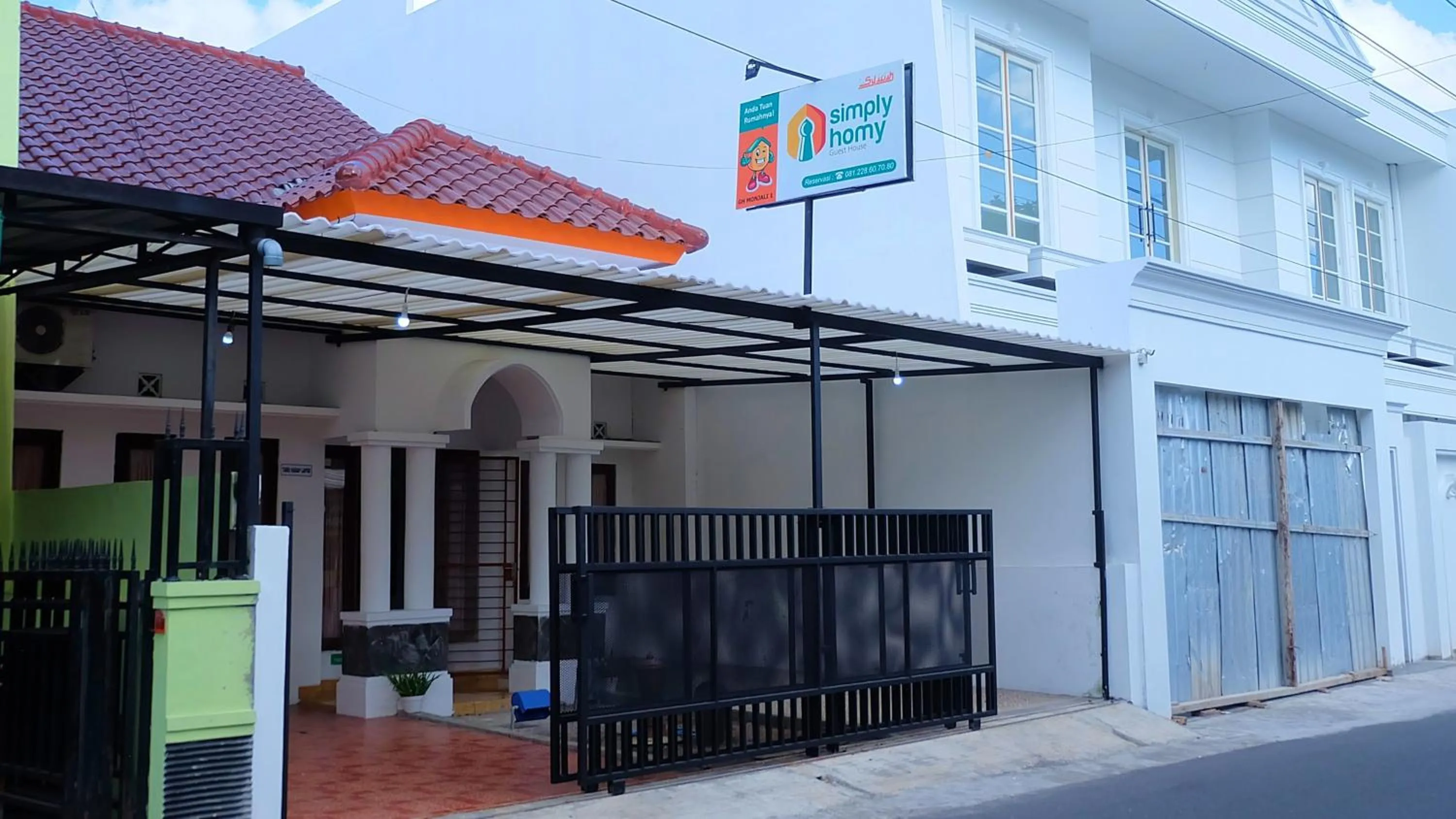 Property building in Homestay Jogja Dekat Taman Pelangi by Simply Homy