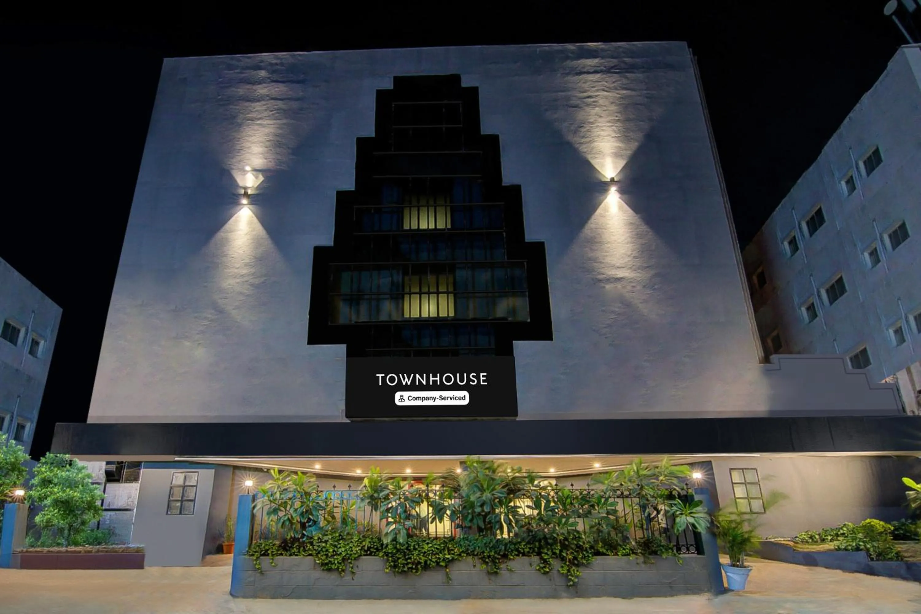 Facade/entrance in Super Townhouse Lakdikapul