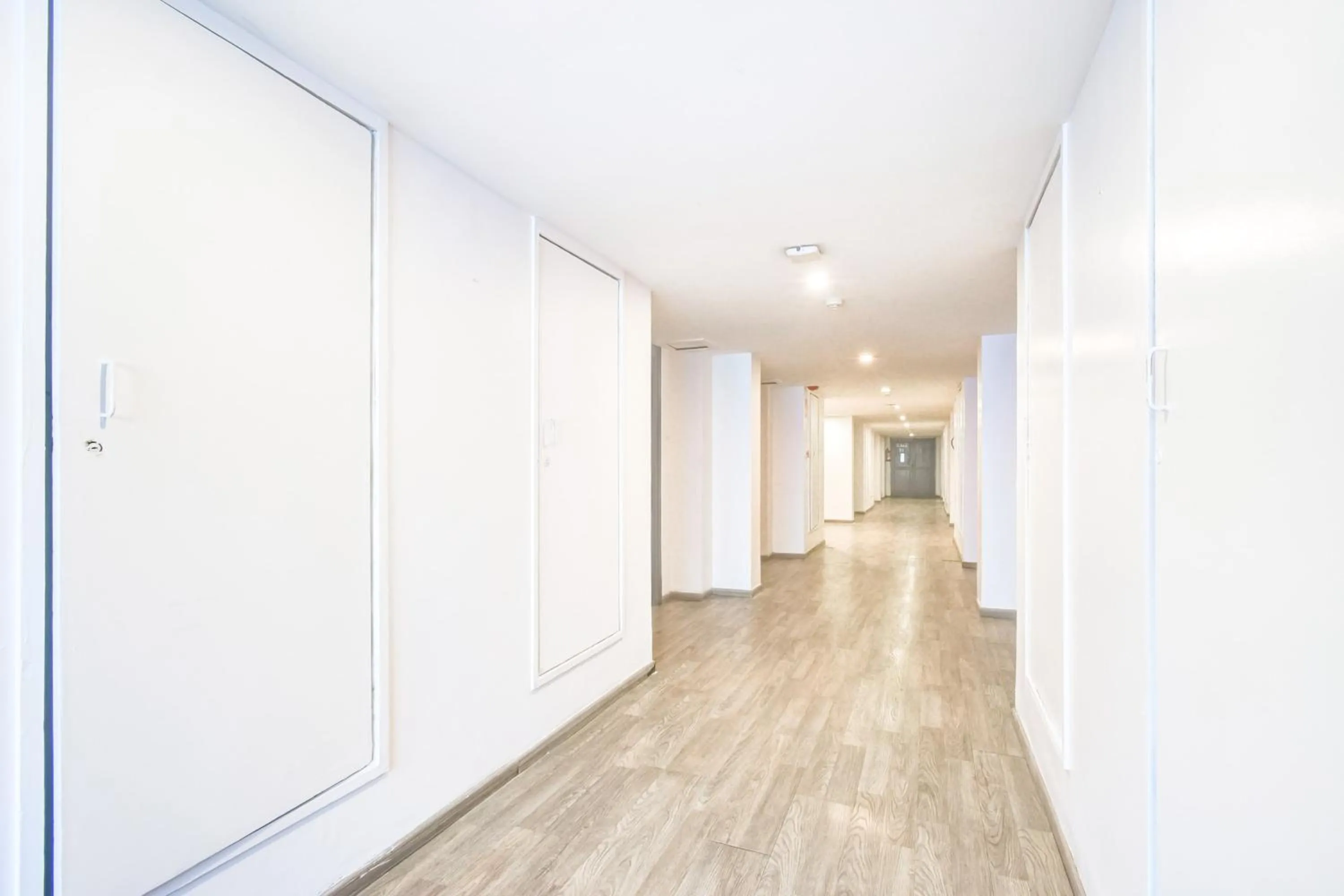 Lobby or reception in Super Townhouse Lakdikapul