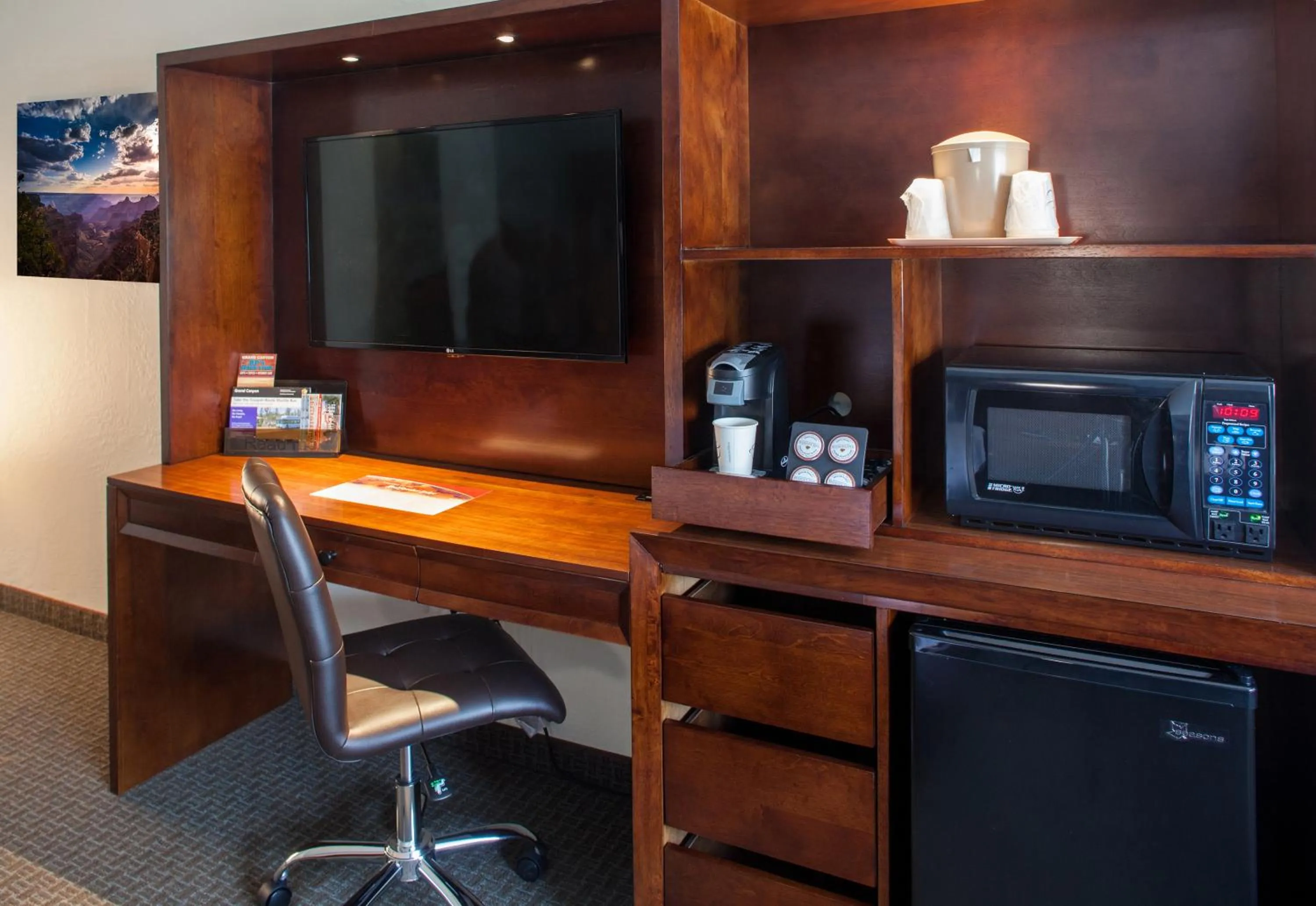 Bedroom in Red Feather Lodge/Hotel