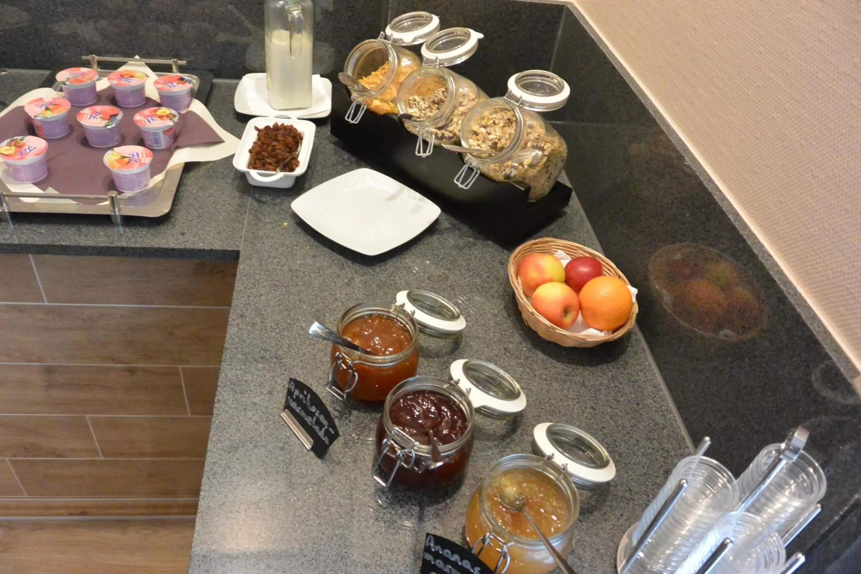 Buffet breakfast in Hotel Deutsches Haus