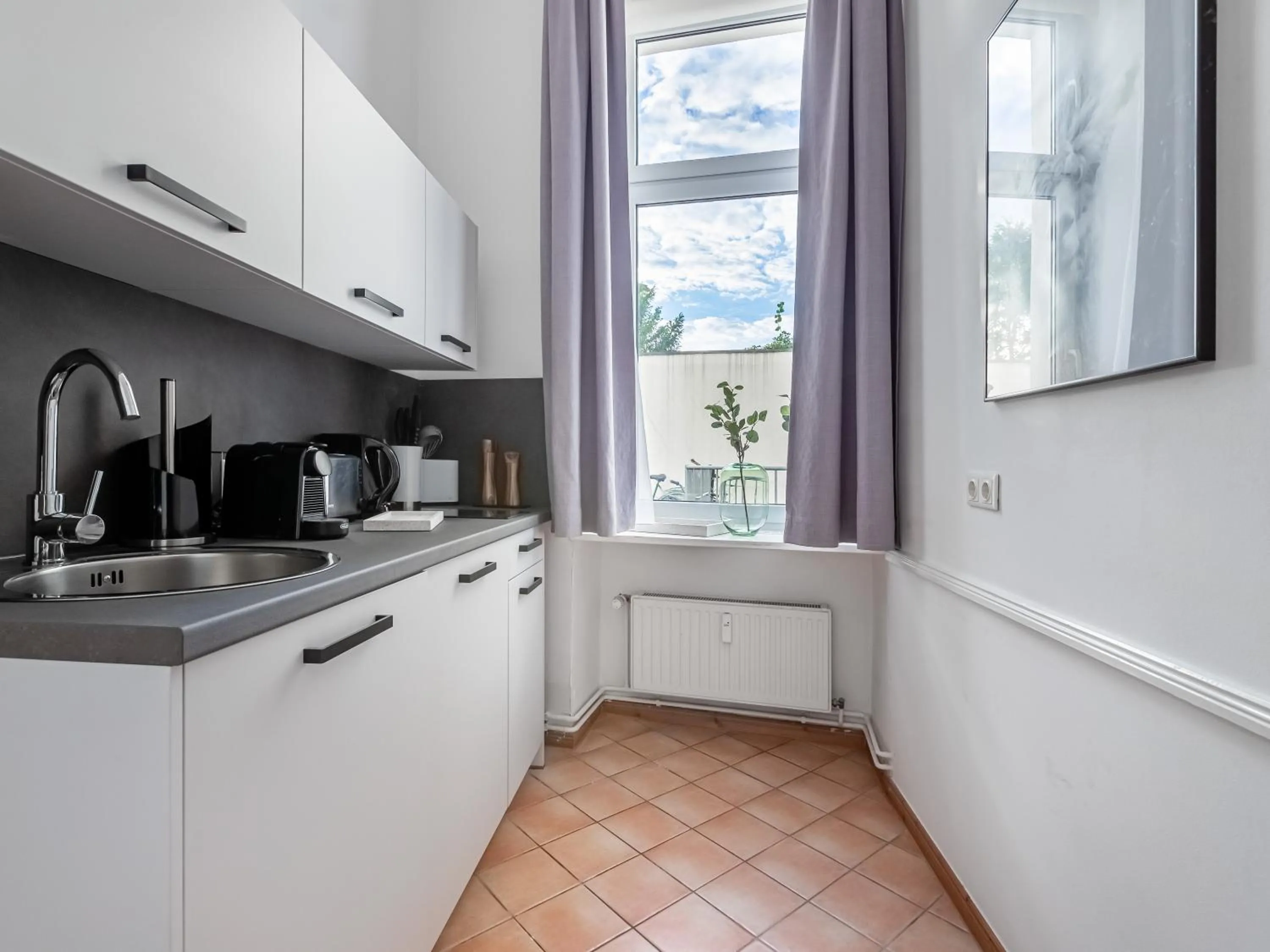 Coffee/tea facilities in Limehome Berlin Malmöer Straße