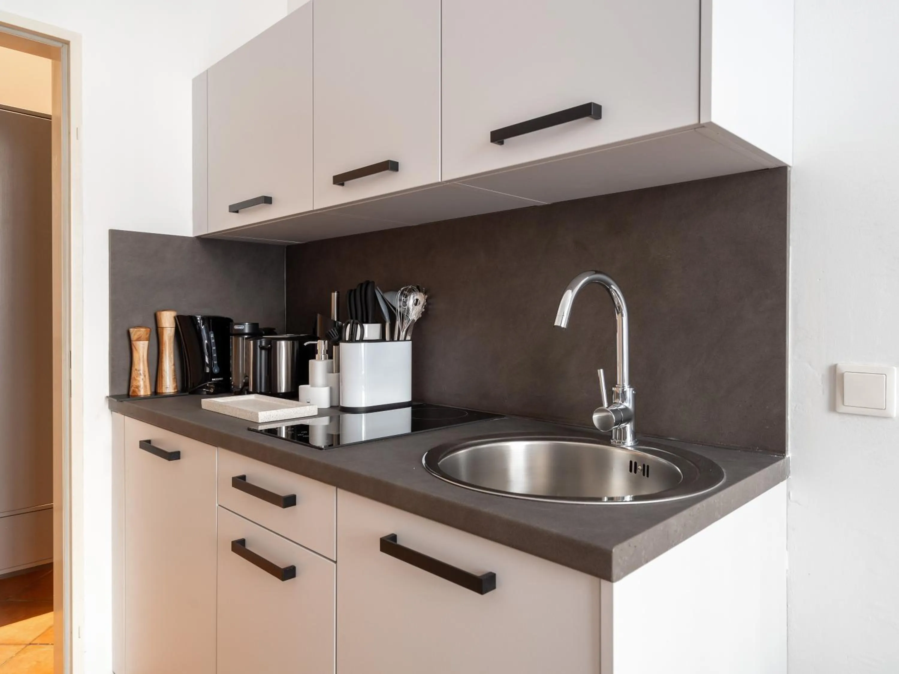 Coffee/tea facilities in Limehome Berlin Malmöer Straße