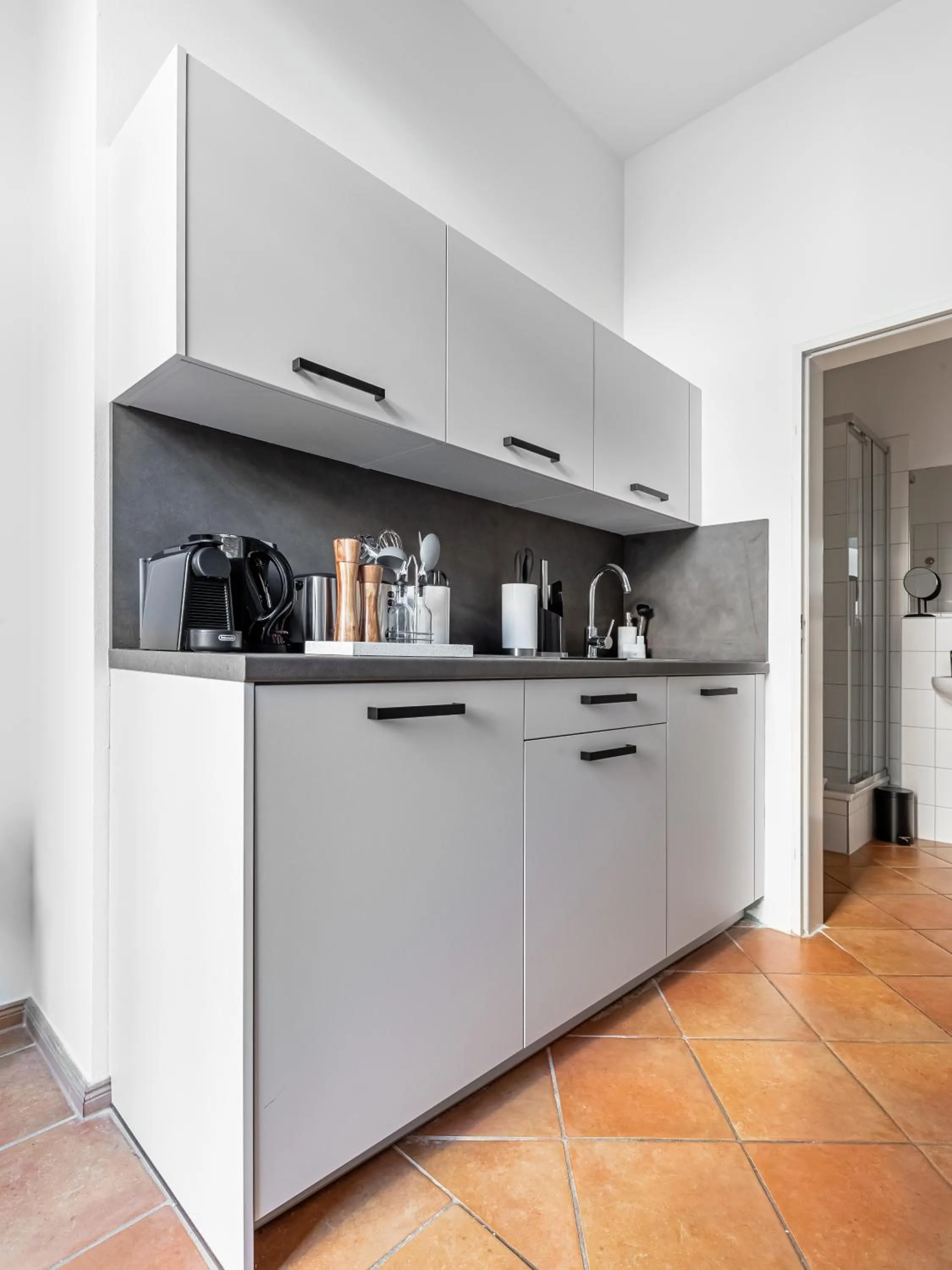 Kitchen or kitchenette in Limehome Berlin Malmöer Straße