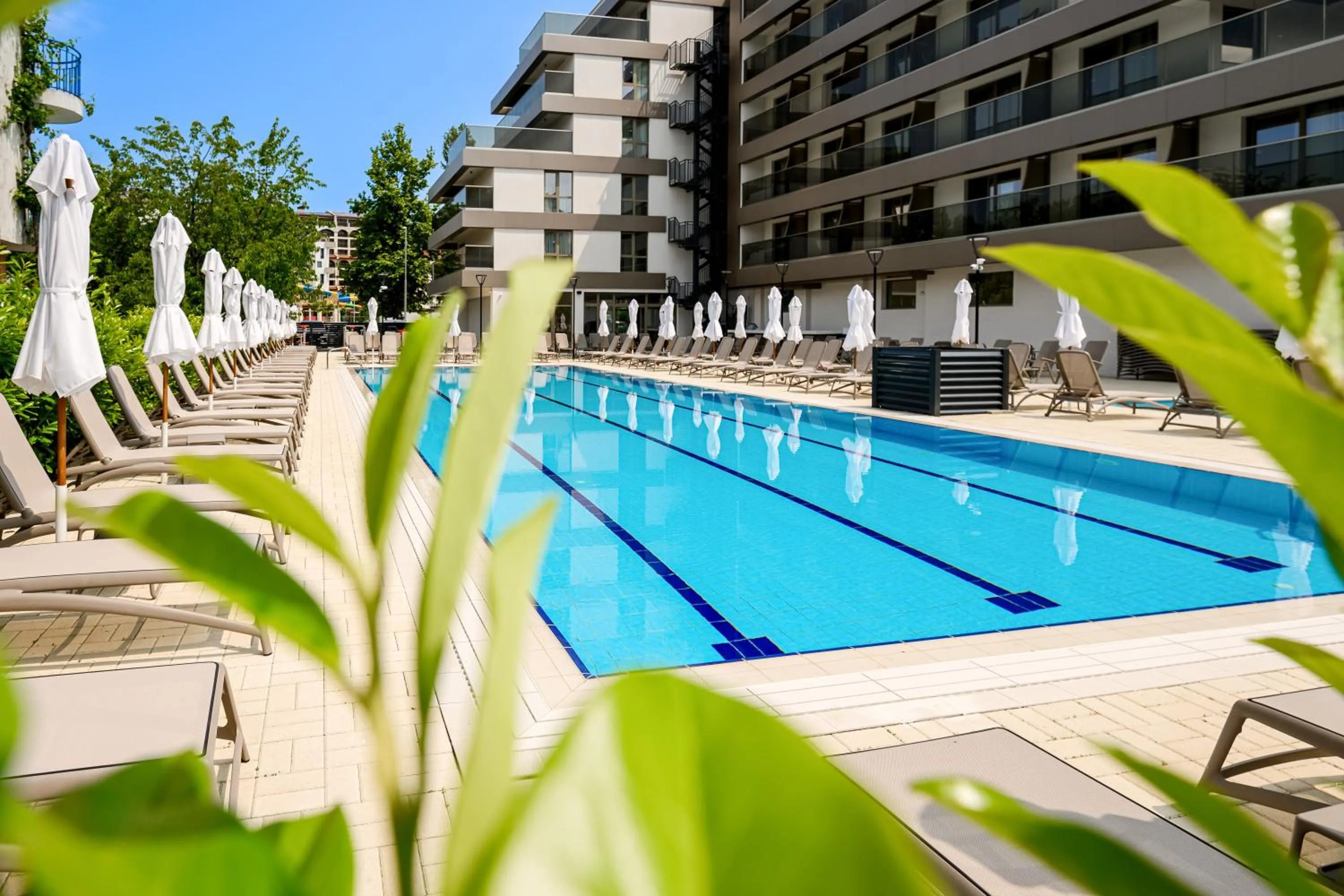 Swimming pool in Hotel Laguna Park Sunrise