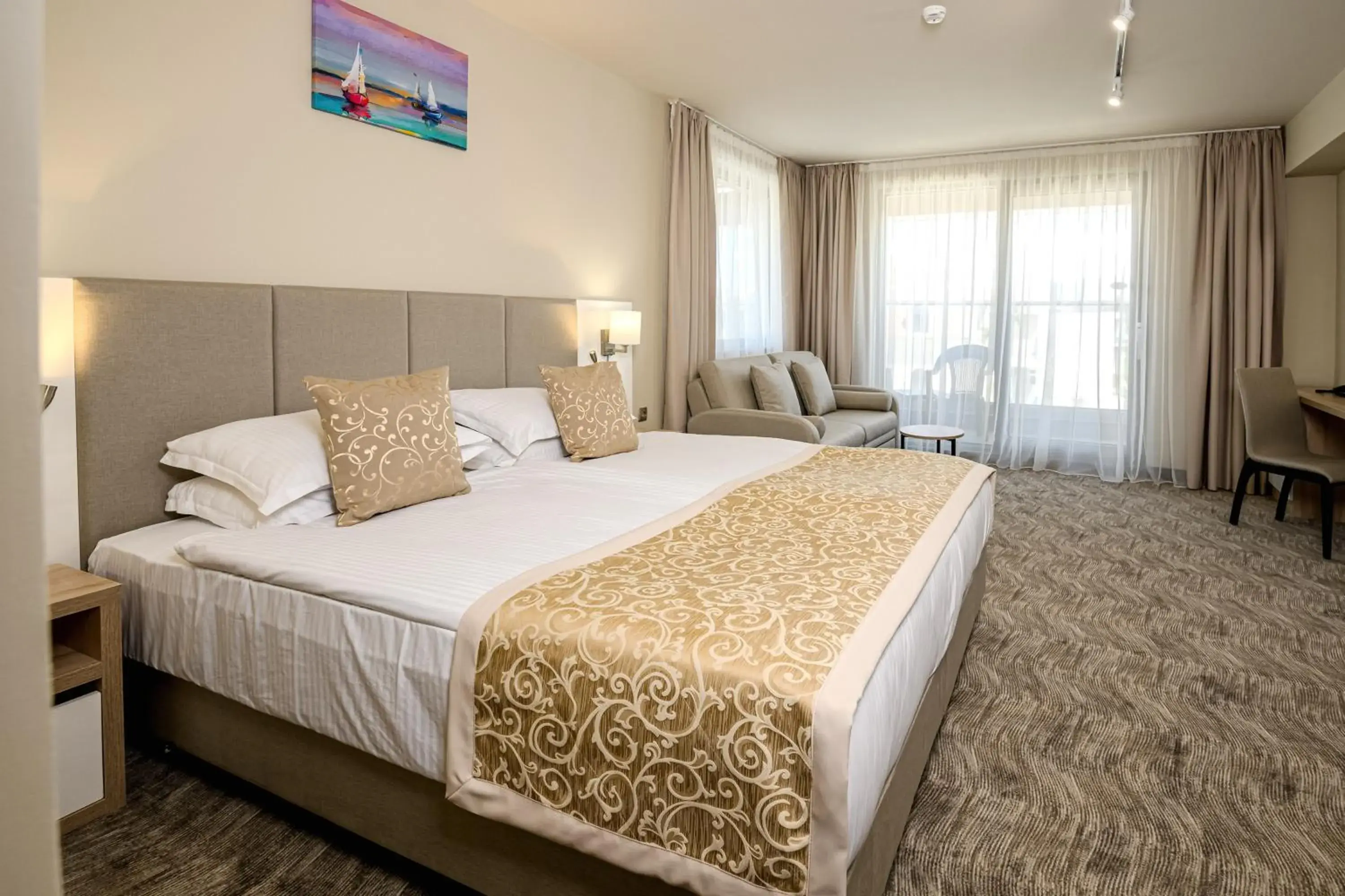 Double Family Room (2 Adults + 2 Children) in Hotel Laguna Park Sunrise Double Family Room (2 Adults + 2 Children) in Hotel Laguna Park Sunrise