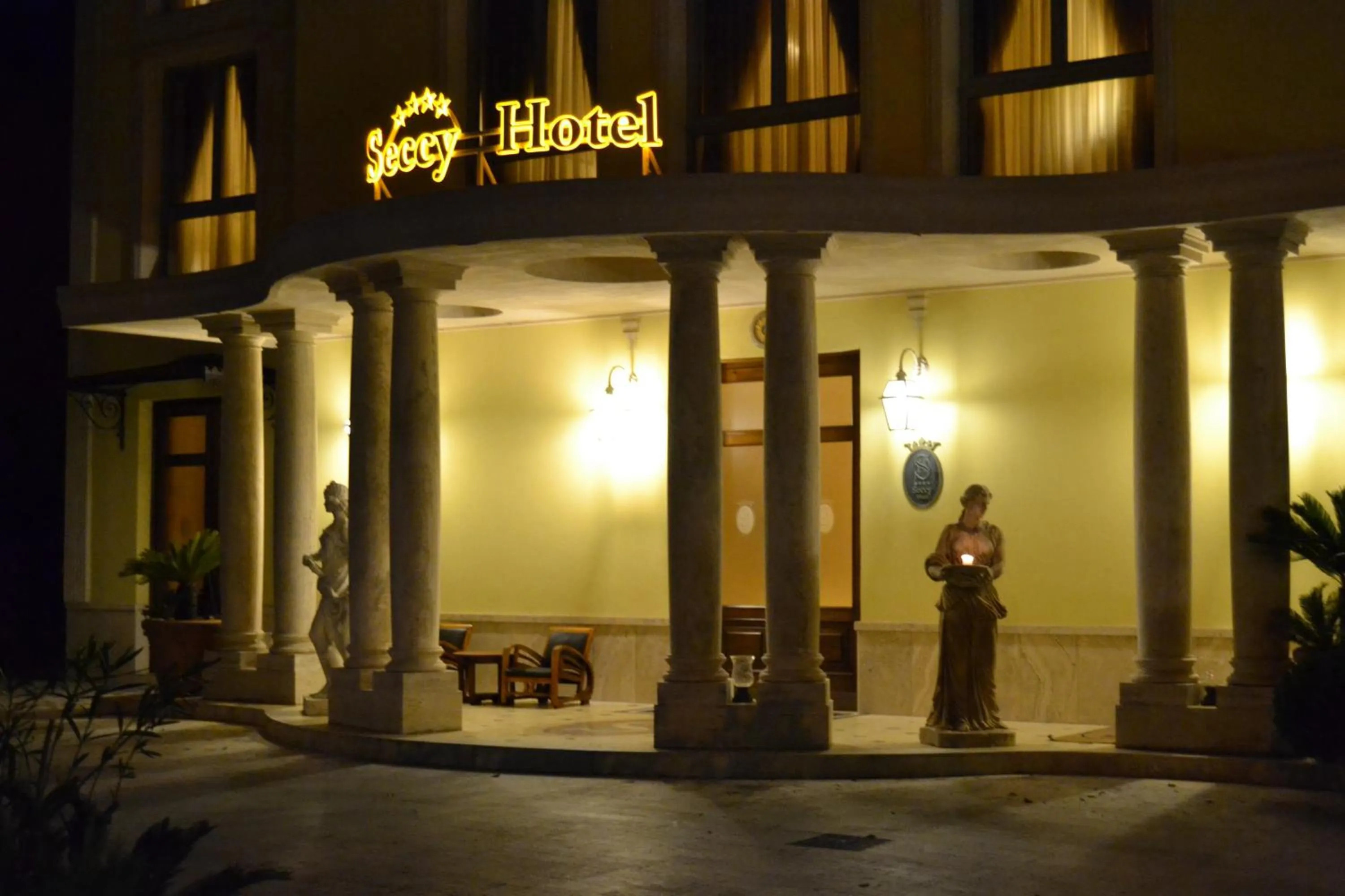 Facade/entrance in Seccy Hotel Boutique Art & Museum