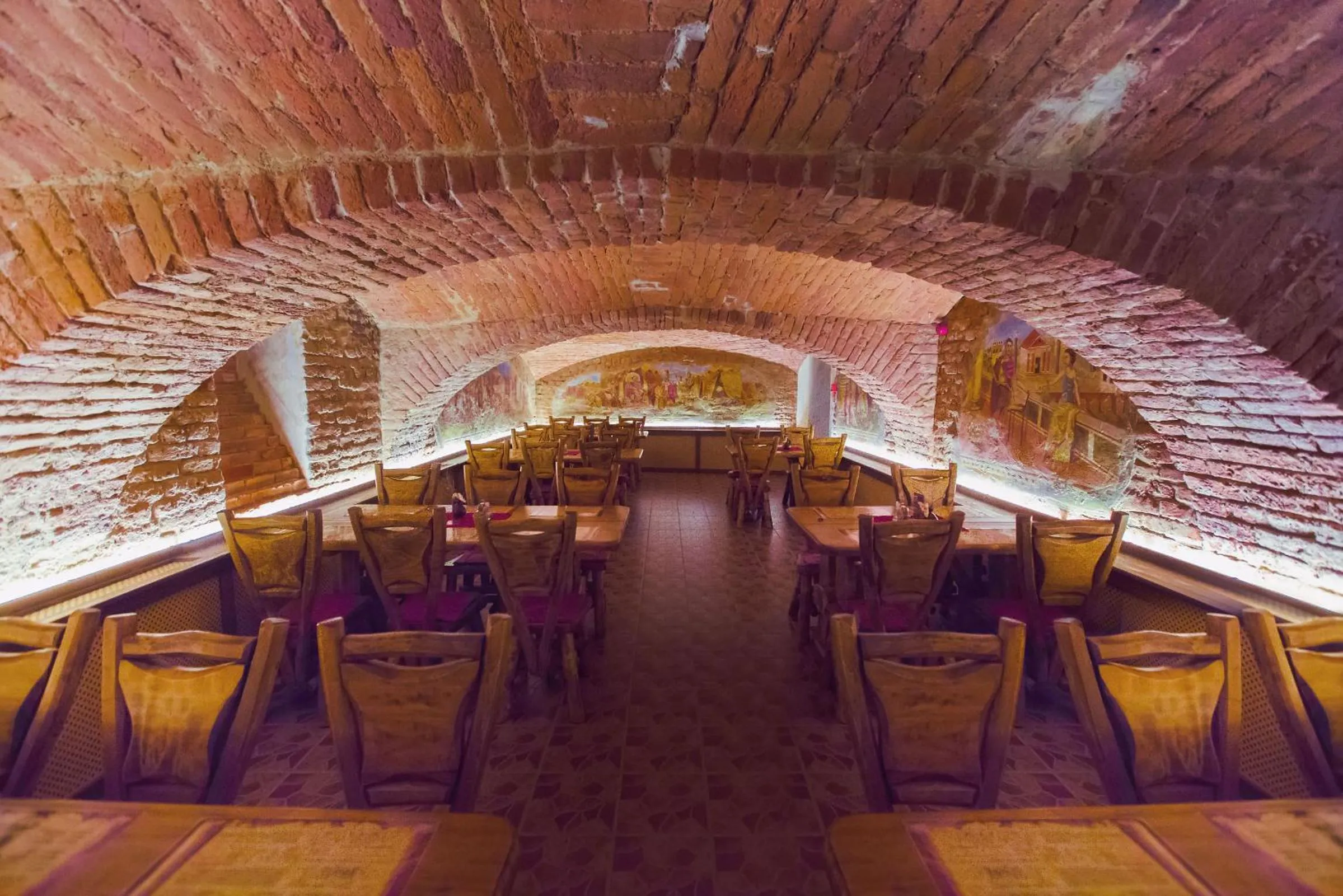 Restaurant/places to eat in Forum Hotel