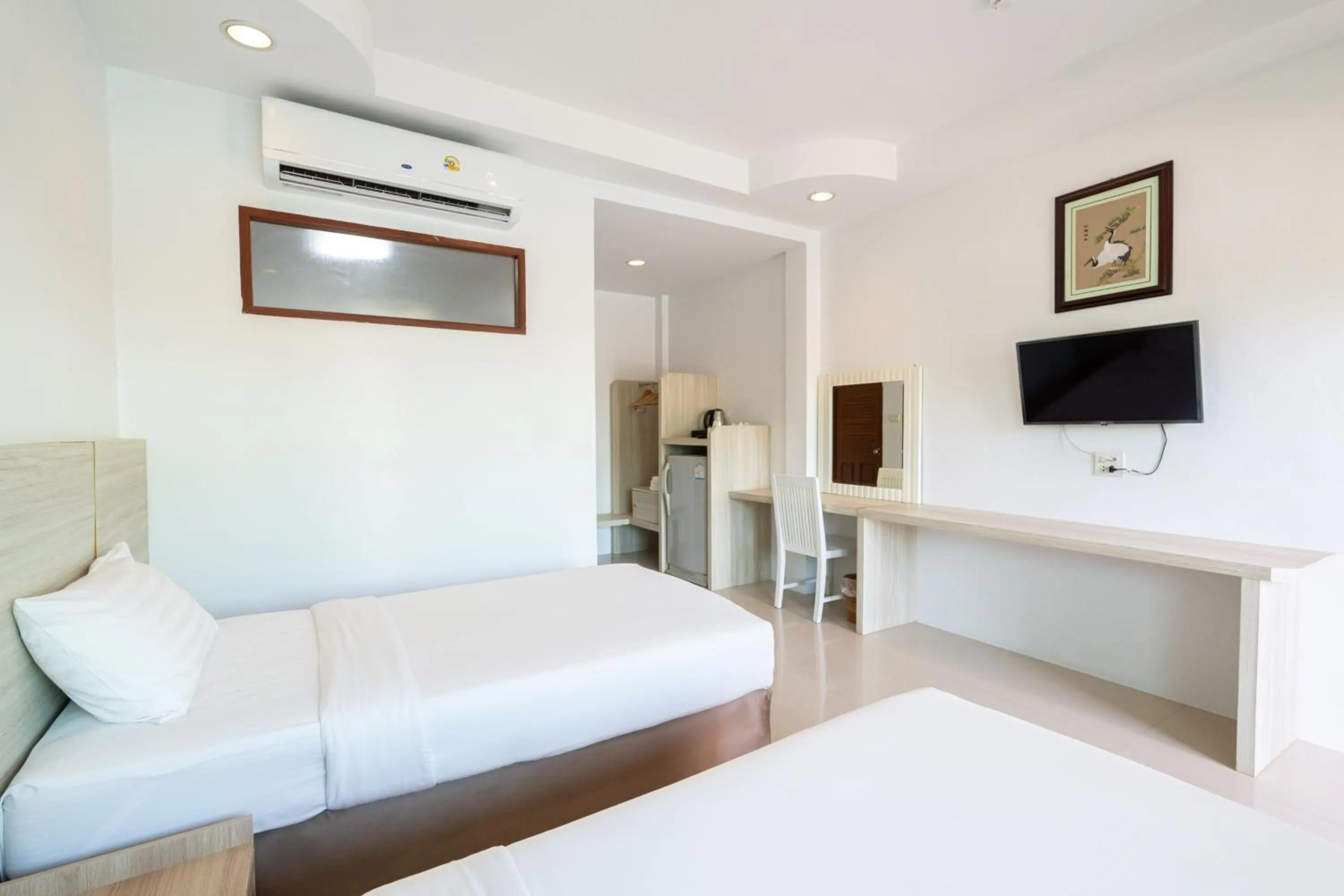 Swimming pool, Bed in The Green Beach Resort