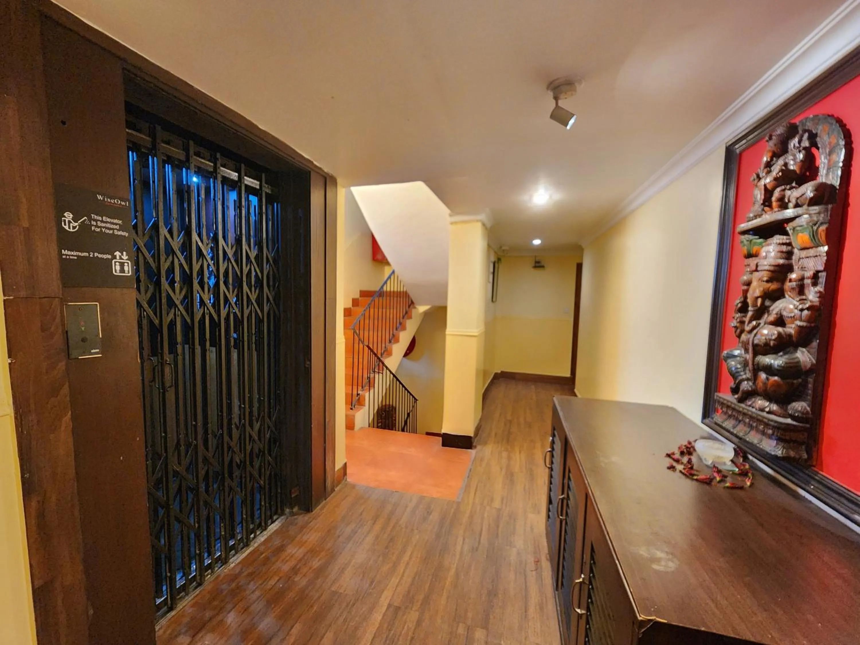 elevator in Wise Owl Comfotel
